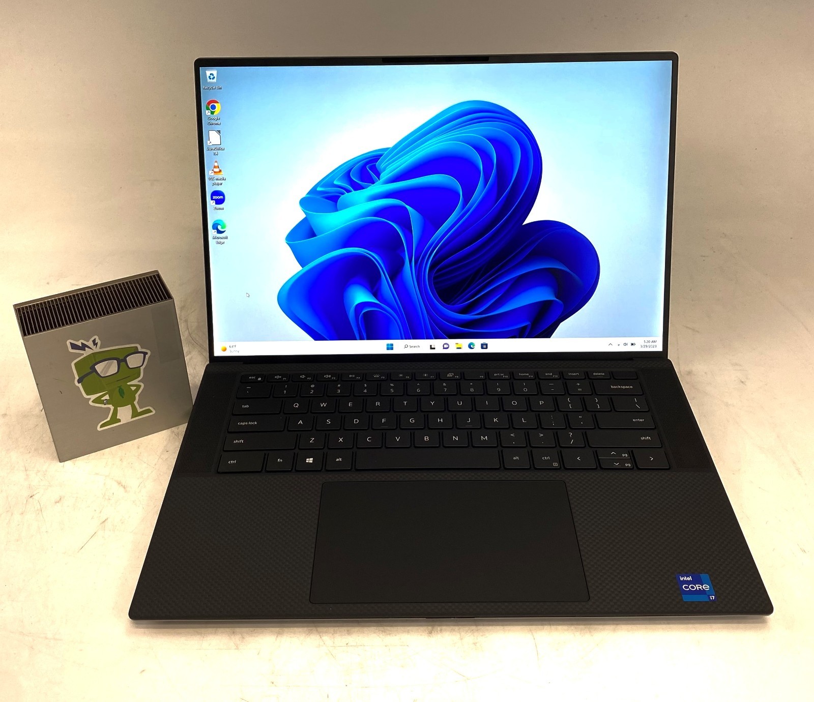 Dell Latitude 5560 Core i7 11th Gen 2.50GHz 11850H 32GB 500GB Win 11 Pro Grade-B