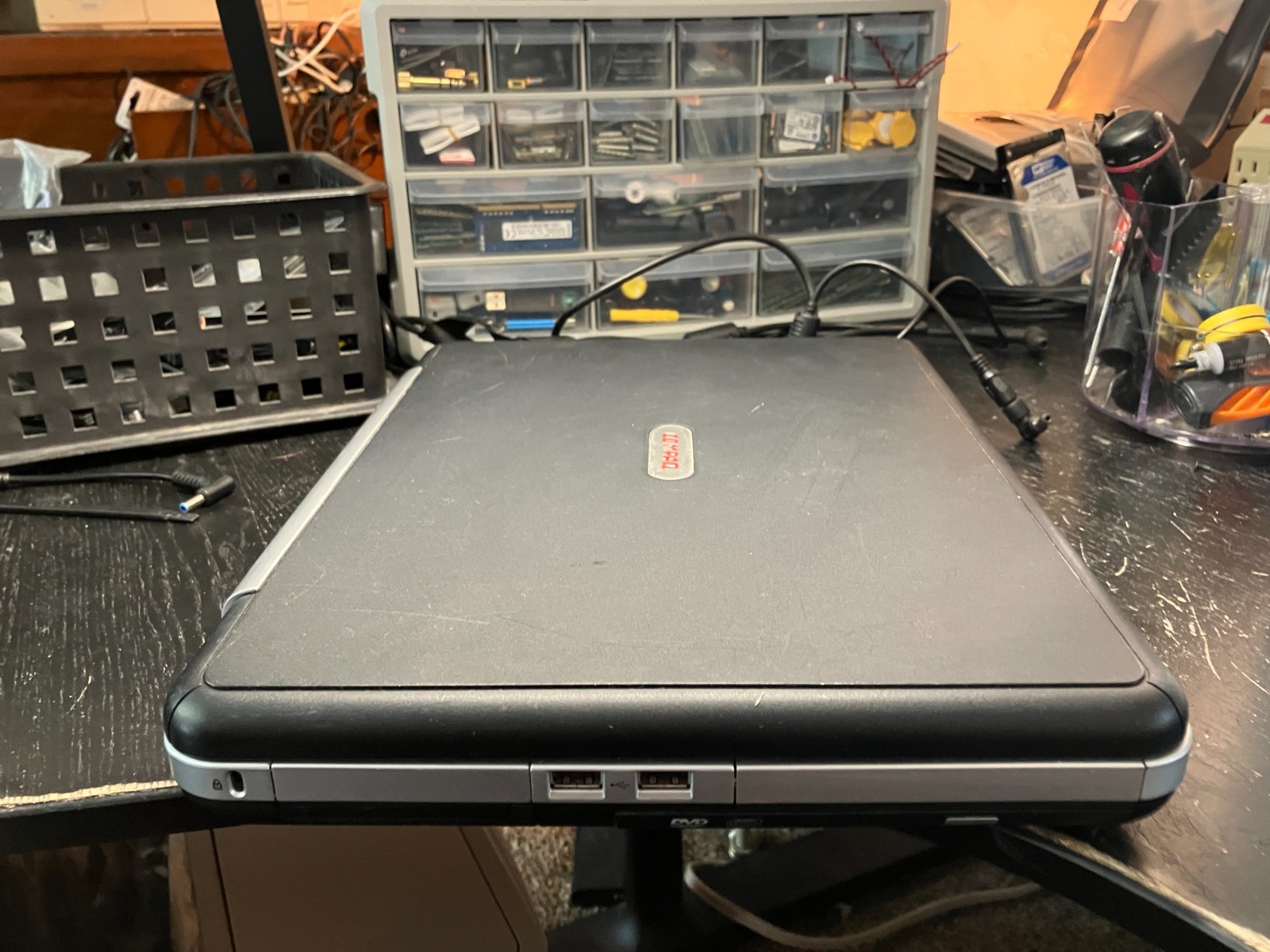 Compaq Presario R3000 Vintage Laptop 15″ Athlon 797MHz 1.2GB RAM 32GB SSD Win XP