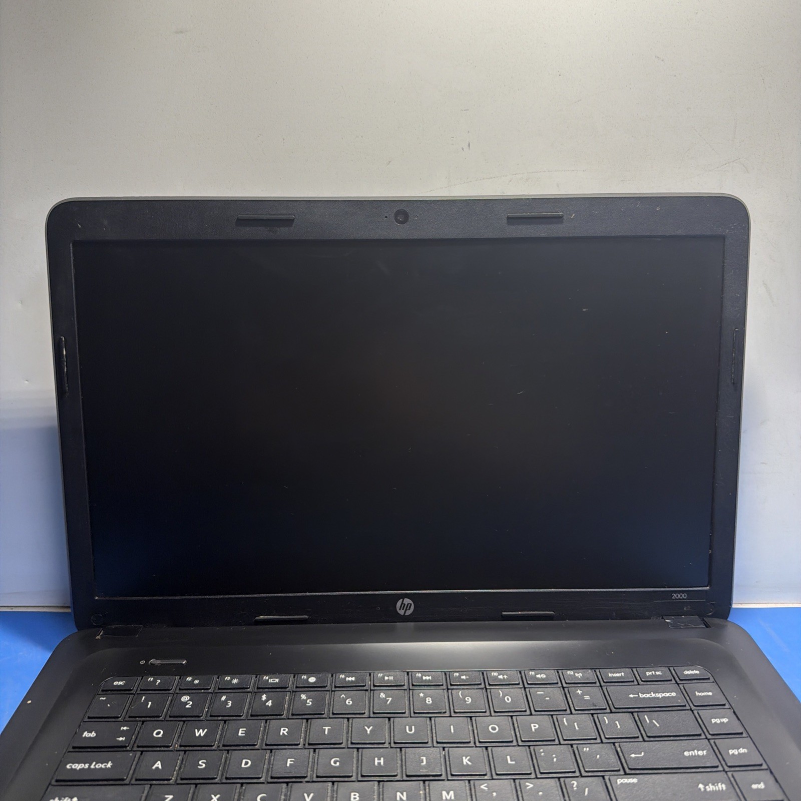 HP 2000-2D19WM Laptop AMD E-300 4GB Ram NO HD/OS (FL)