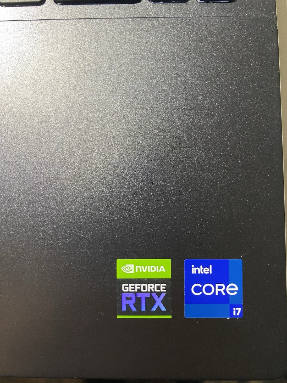 Dell Vostro 7620 16″ i7-12700H 16GB RAM GeForce RTX 3050 Windows 11 PRO Laptop