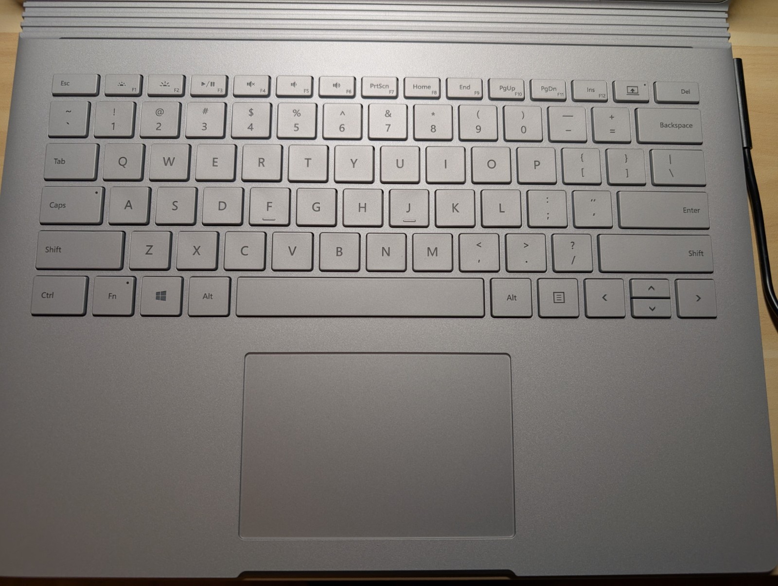 Microsoft Surface Book 1703 i5 13.5″ 8GB/128GB Silver (See Details)