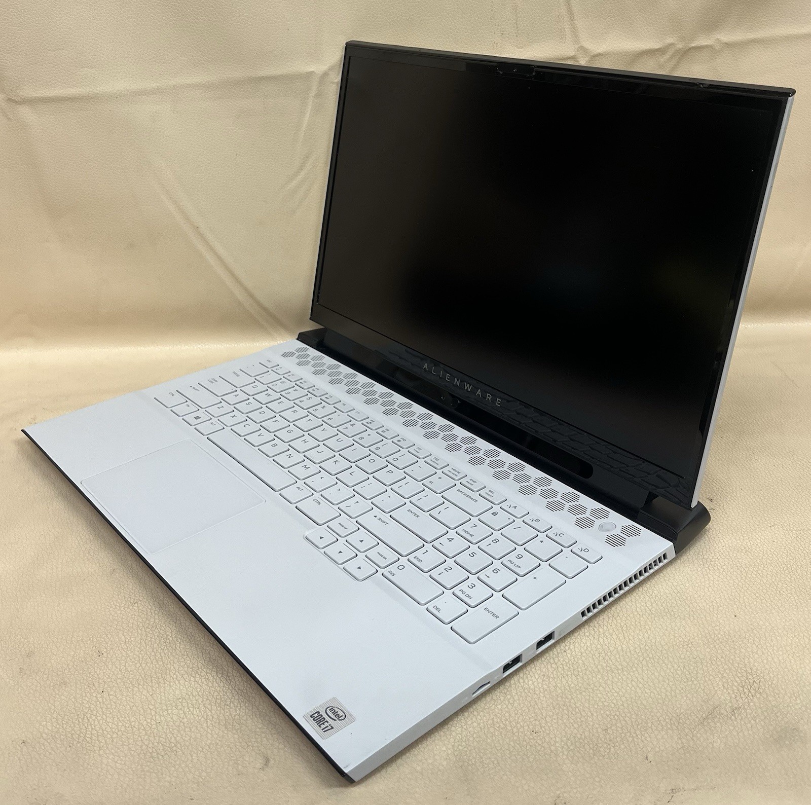 Dell Alienware M17 R3 17″ 4K I7-10875H 512GB SSD 32GB W11 GeForce RTX 2070 SUPER