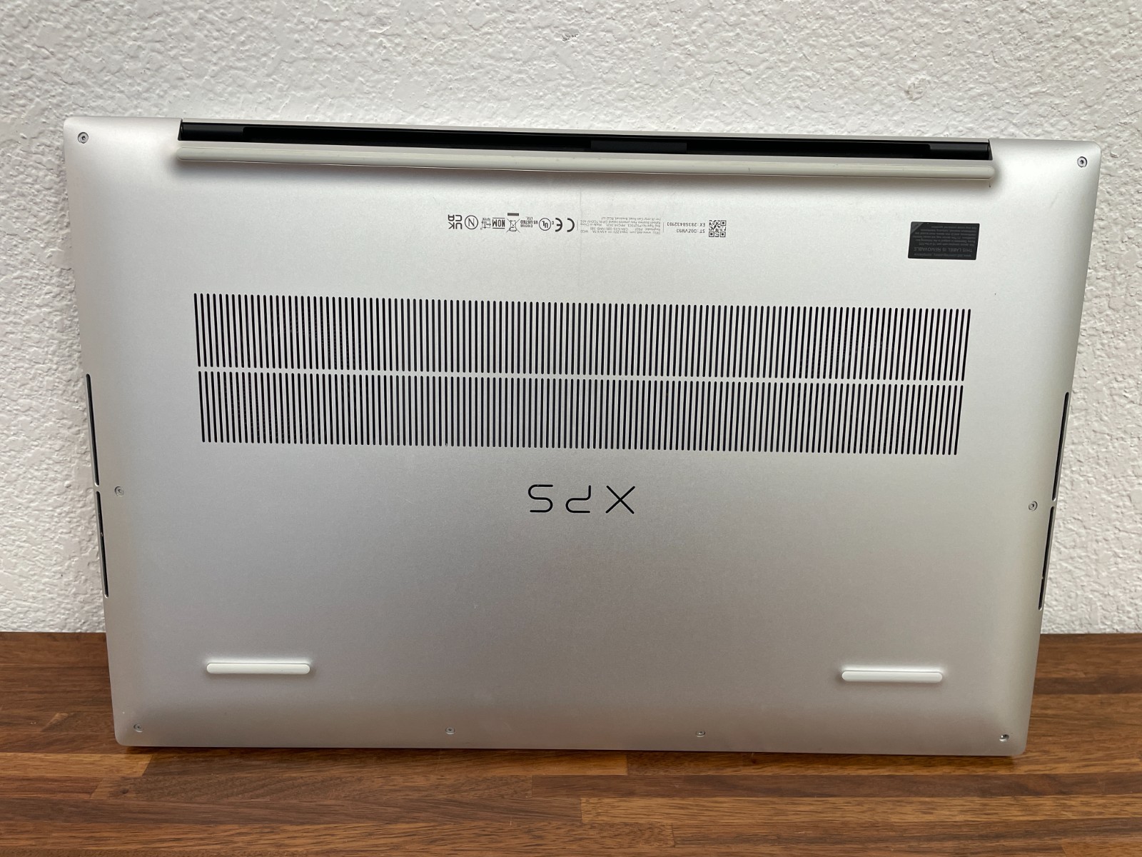 Dell XPS 17 9700 i7-10875H 2.3GHz 32GB RAM 1TB SSD RTX 2060 Win 11 Home