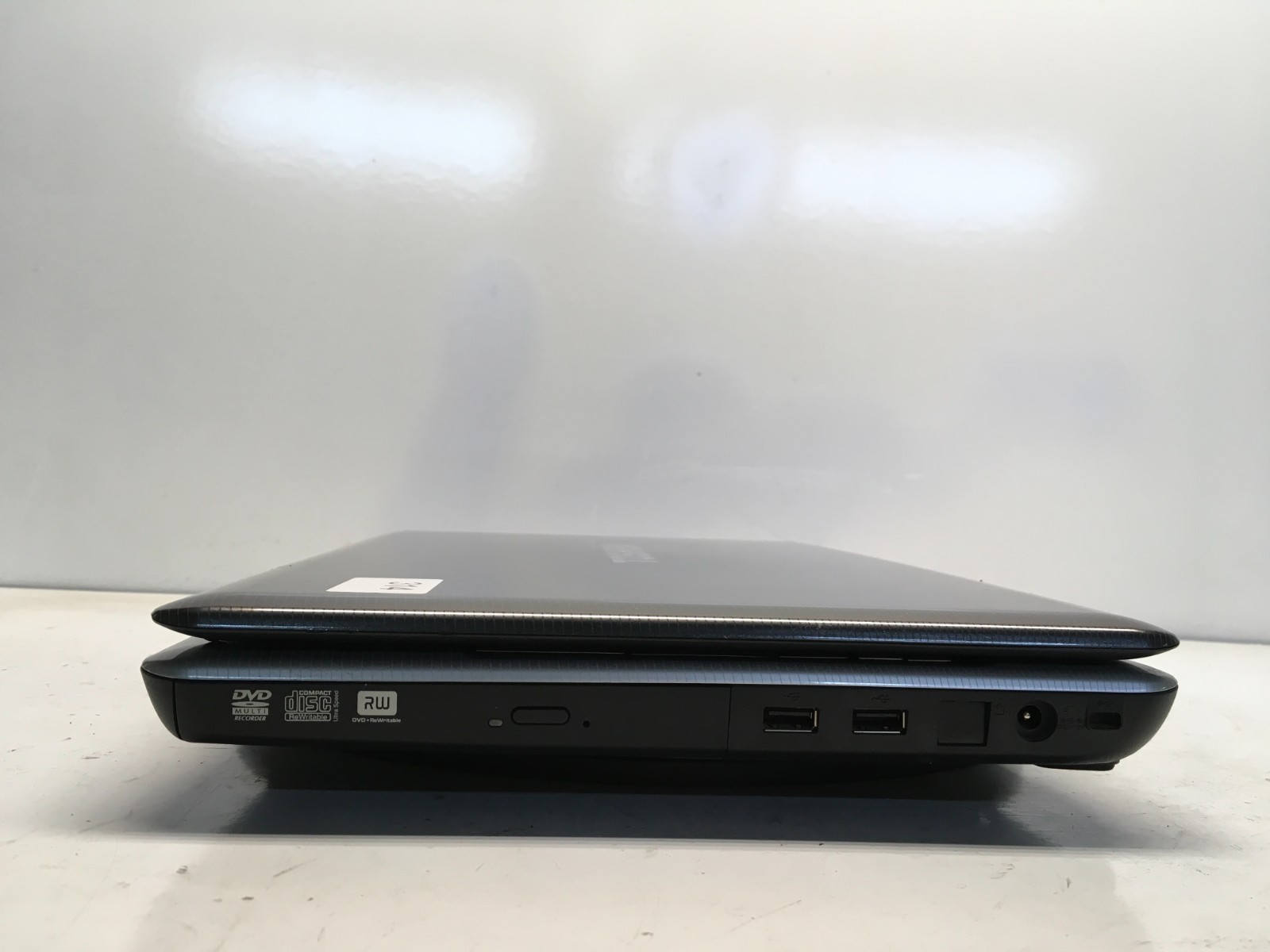 Toshiba Satellite L505D-S5983 AMD Athlon II Dual-Core M300 2GHz 3 GB NO HDD/Batt
