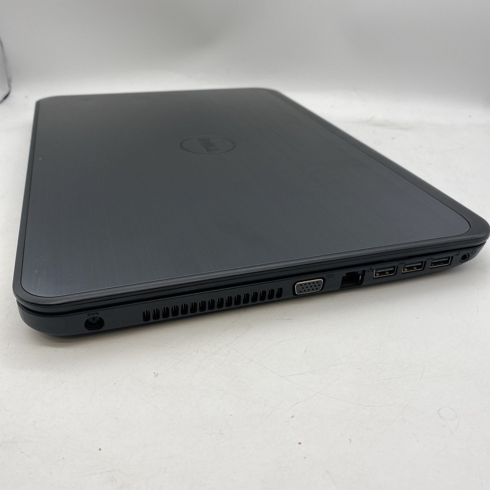 Dell Latitude 3540 15″ Laptop Intel Core i3-4th, 8GB Ram, No Drive, No OS (Q5)