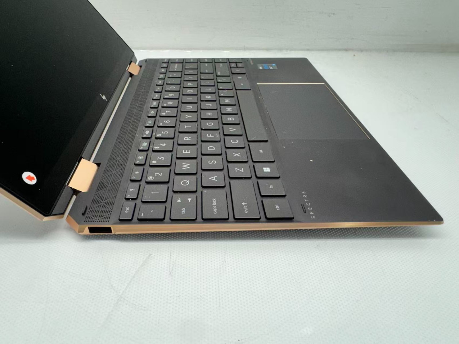 HP Spectre x360 convertible 14t-ea000 Touch i5-1135G7@2.40GHz 8G 256GB *READ*