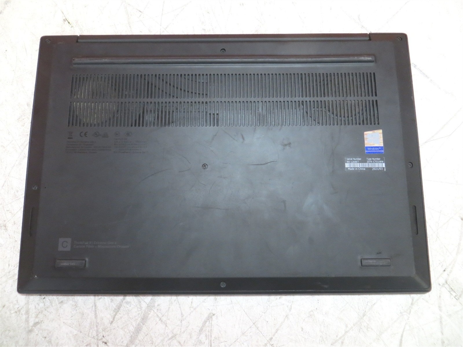 Scratched LCD Lenovo ThinkPad X1 Extreme Gen 3 Intel i7-10850H 2.7GHz 32GB 1TB