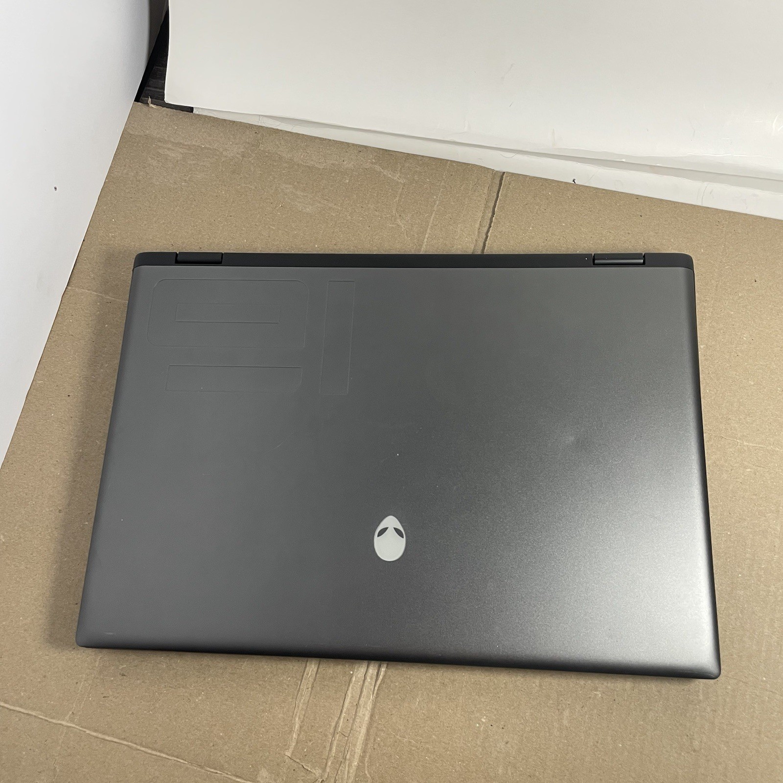 Dell Alienware M16 R2 RTX 4070 240Hz Ultra 7 155H 16GB 1TB SSD Good