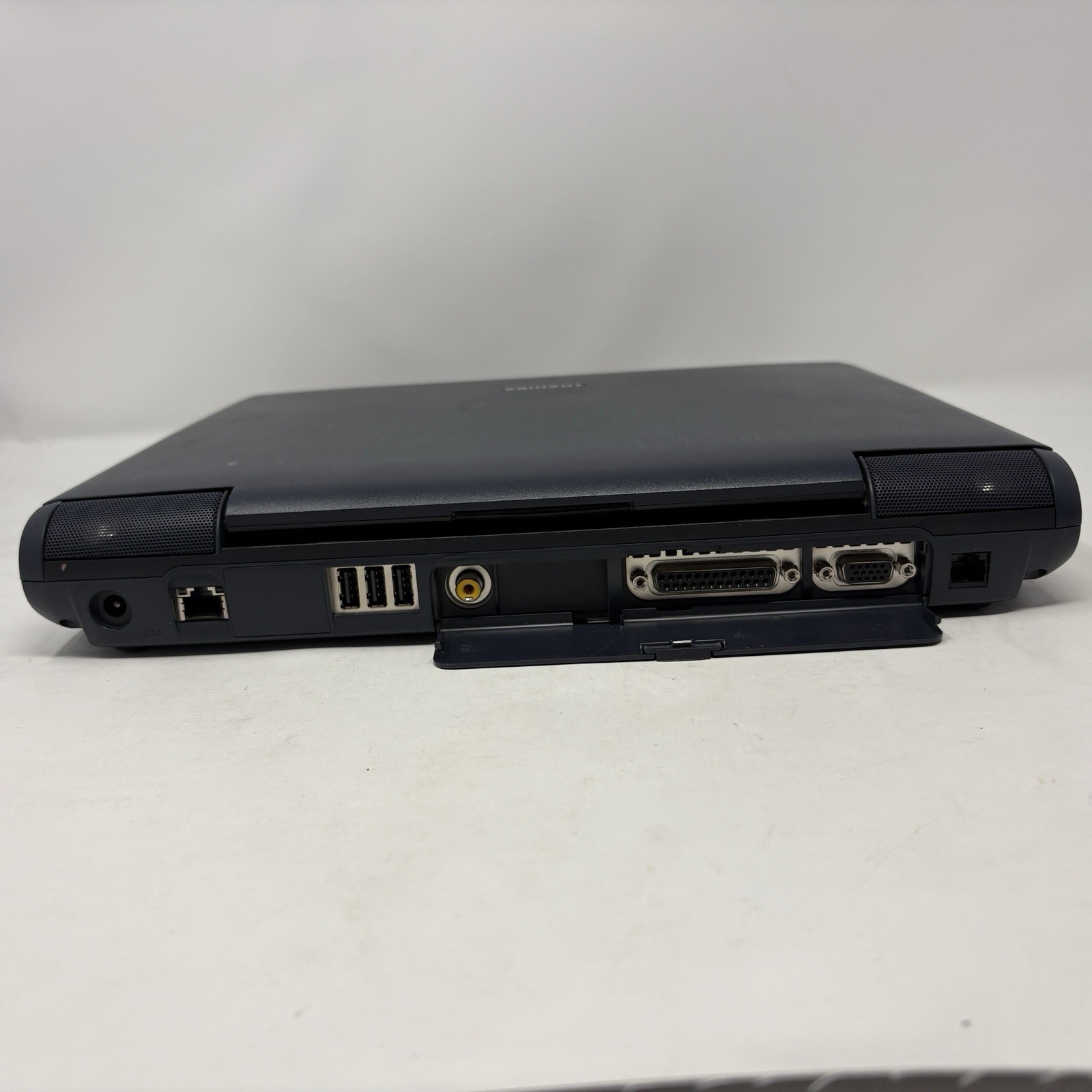 Toshiba Satellite 15″ Laptop Intel Pentium 4 – Windows XP – 256 MB RAM – Tested