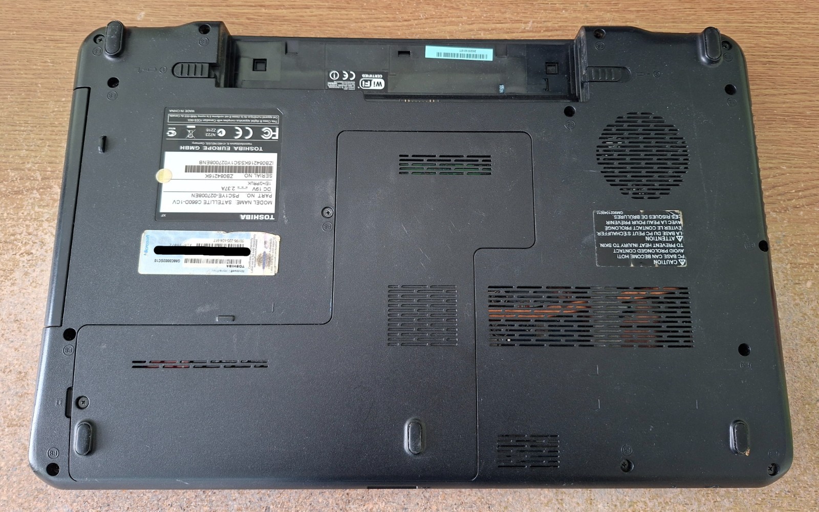 Toshiba Satellite C660D-1CV PSC1YE Laptop 15.6″ 3GB 240GB Windows Vista/7 Dual