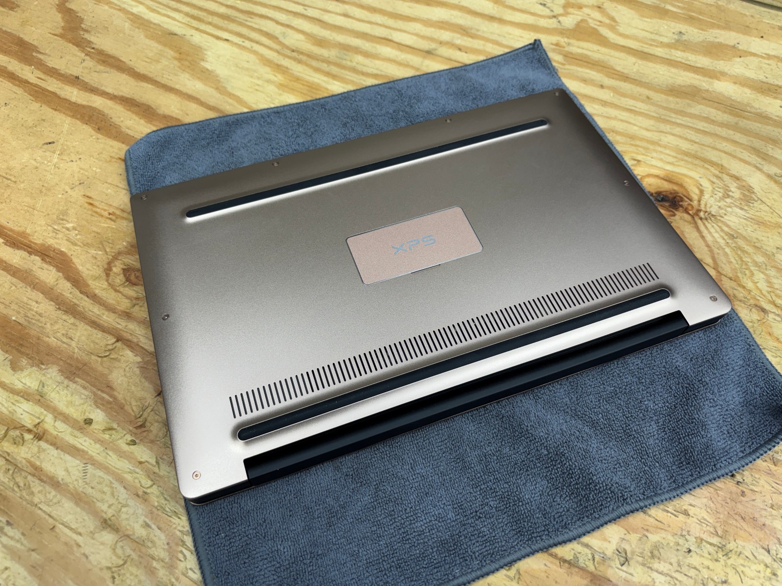 Dell XPS 13 9360 Rose Gold i7-7560U 8GB 256GB SSD Iris Plus 640 Win11