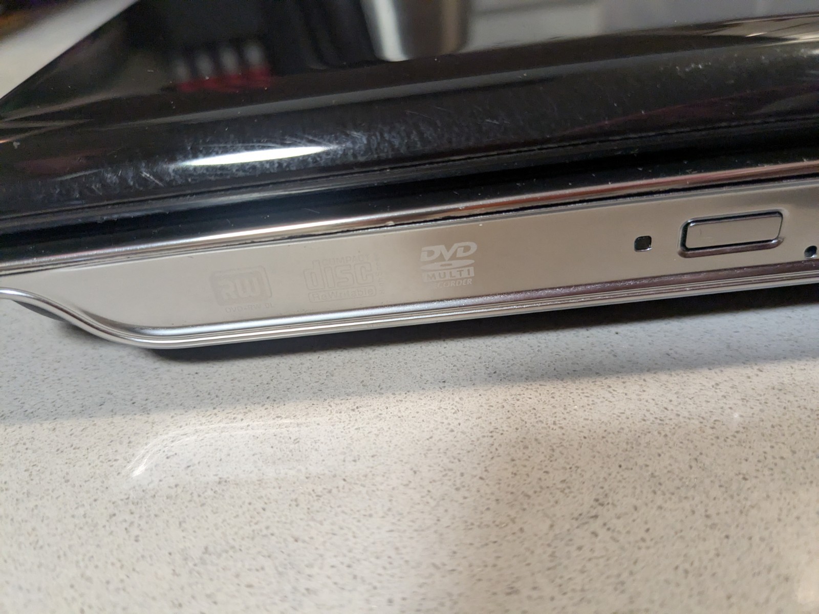 HP Pavilion dv6-2155dx Laptop 15.6″ Core i3 2.13GHz 4GB 500GB Win7 Black