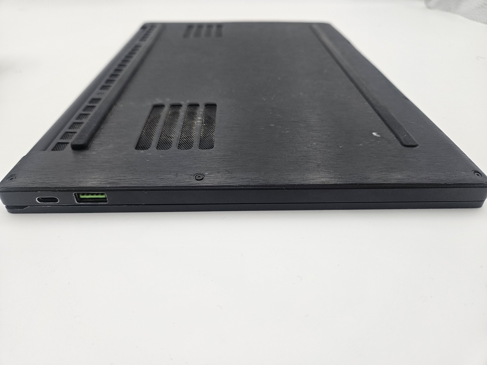 Razer Blade Stealth 13″ 2019 Intel Core i7 NO POWER For Parts/Repair