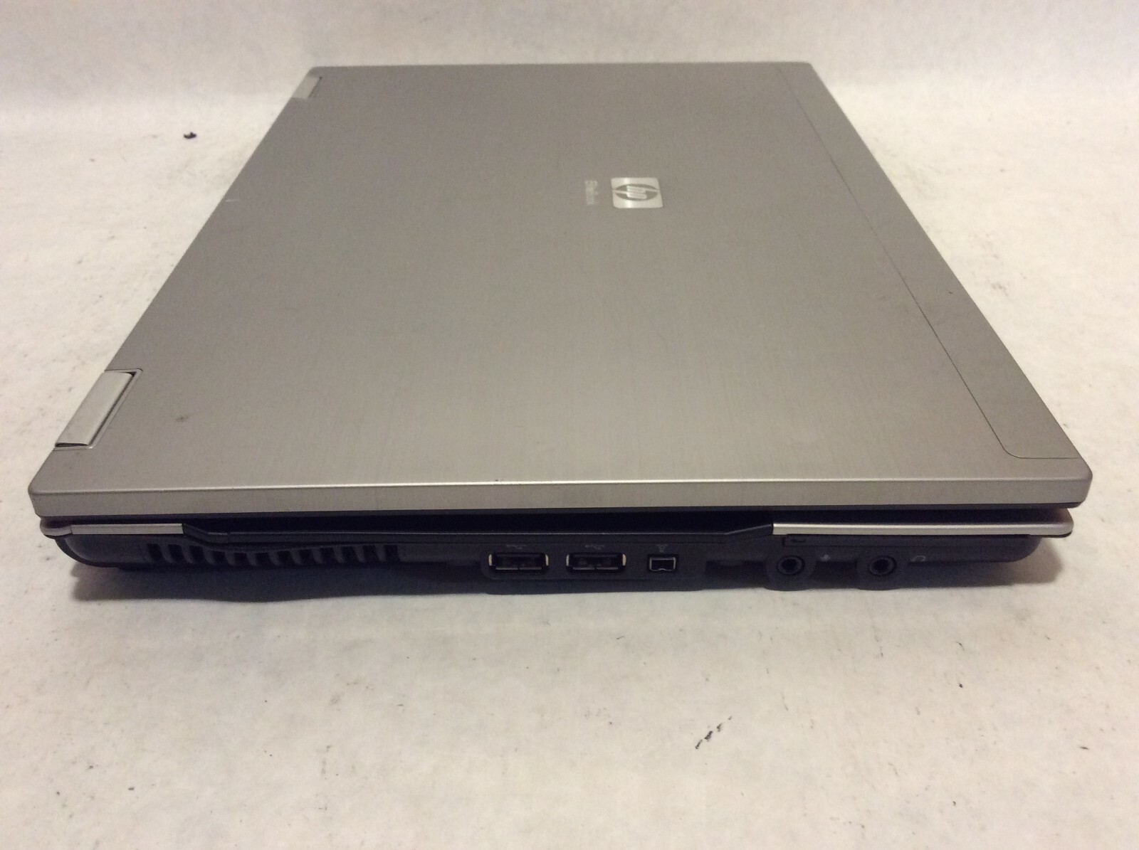 HP EliteBook 6930p Laptop 14″ Intel Centrino 2 MISSING KEYBOARD & BAD SCREEN -PP