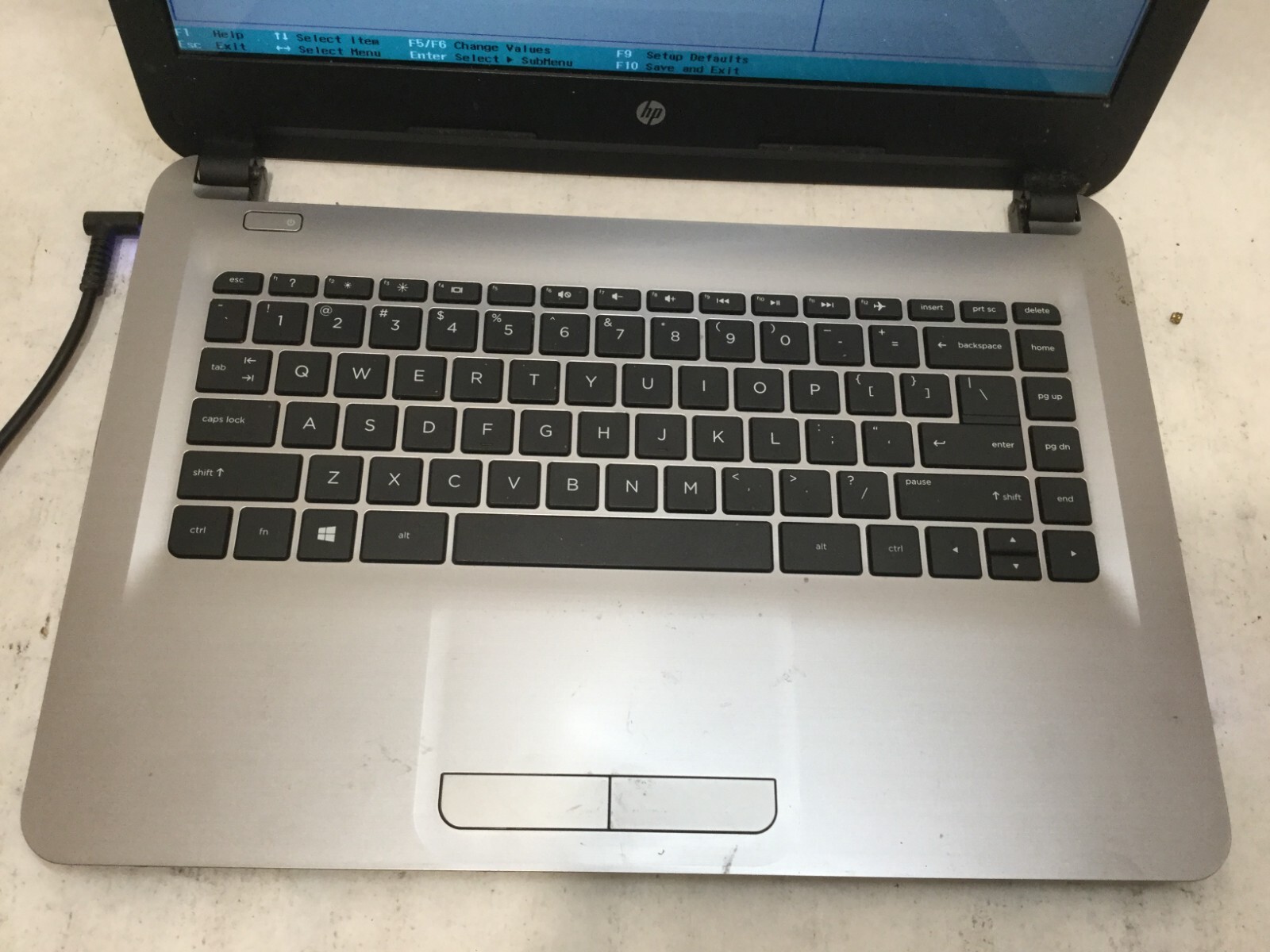 HP Notebook 14-an013nr / AMD E2-7110 R2 @ 1.80GHz / (MISSING PARTS!) -MR