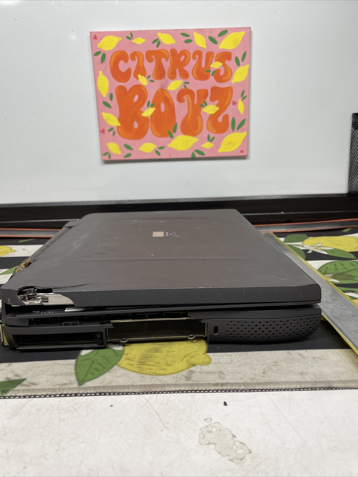 Vintage Dell Latitude CPi PPL Laptop NO OS NO HDD 64MB Pentium II @266MHz