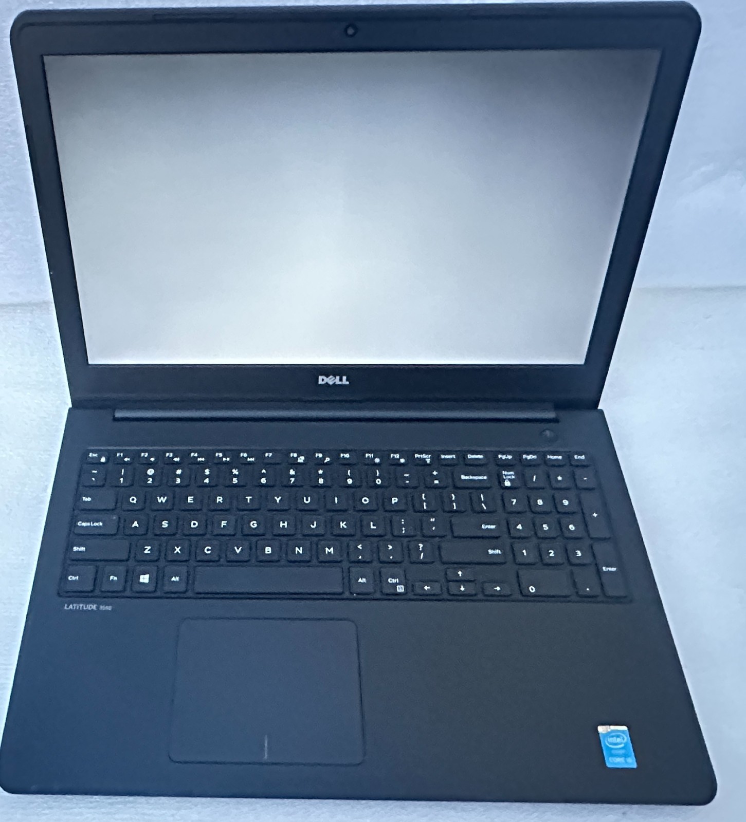 Dell Latitude 3550 15,6″ i3-5200U CPU @ 2,20 GHz 4 Go de RAM 500 Go HDD