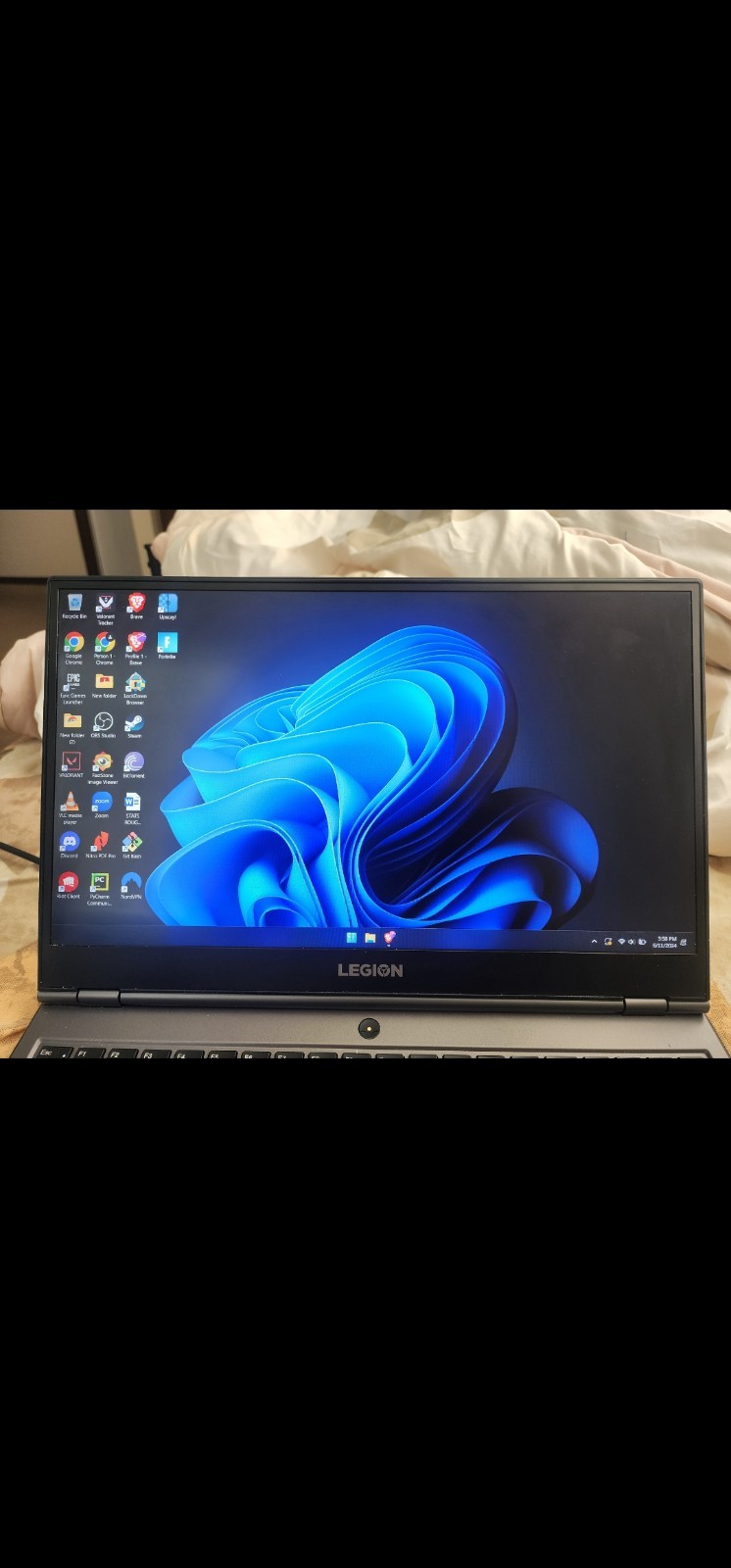 LENOVO Legion 5i i7 10th Gen, RTX 2060, 16GB RAM, 144hz screen, RGB Keyboard