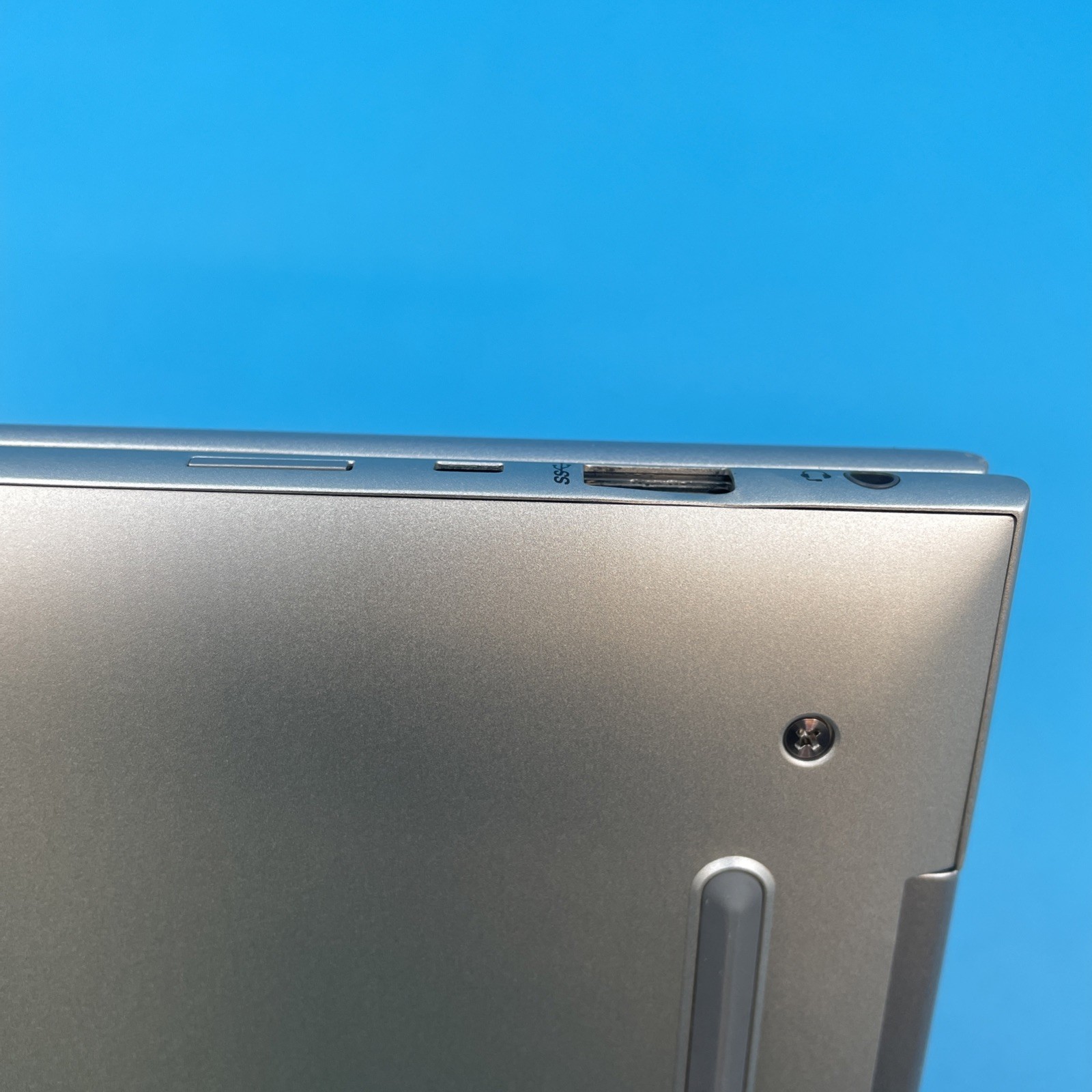 HP EliteBook 840 G9 | i5-1245U | 32GB RAM | 512GB SSD | WIN 11 PRO | 78% BATTERY