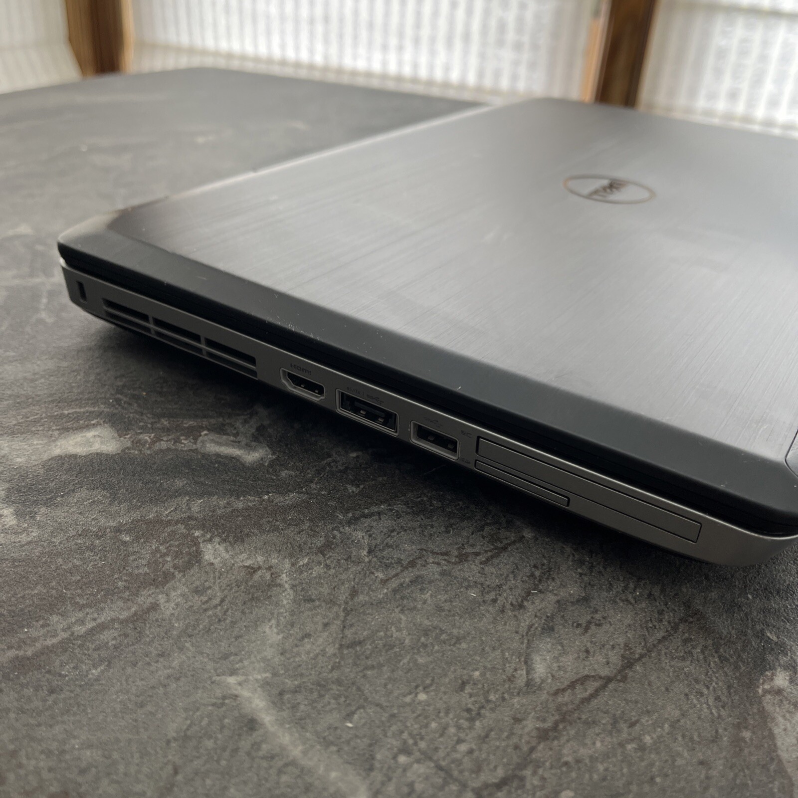 Dell Latitude E5530 15.6″ i5-3210M @2.5GHz 4GB RAM NO AC/HDD FOR PARTS
