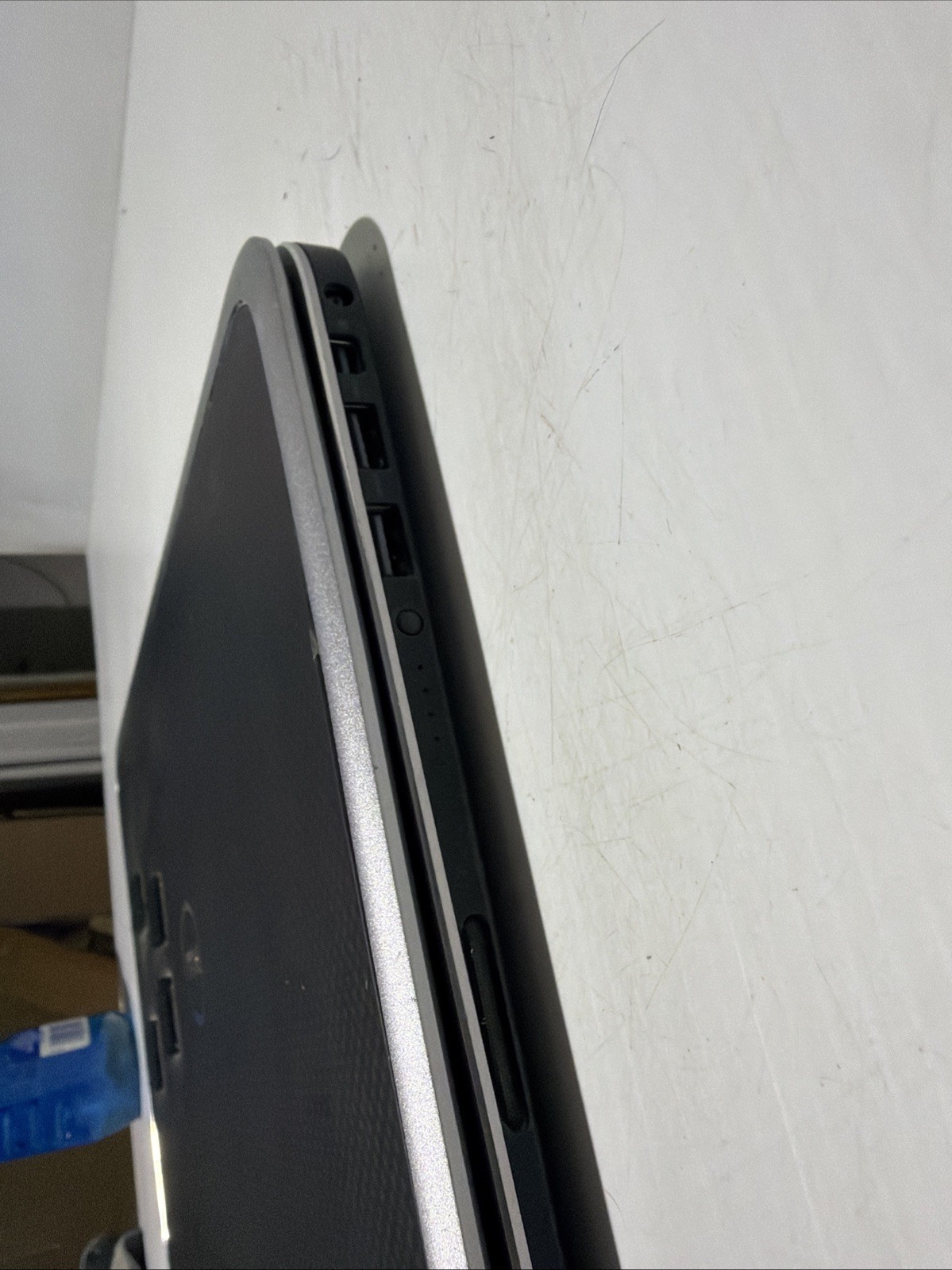 Dell XPS 12-9Q33 Laptop i5-4200u 4gb Ram No Drives Boots Bios Water DMG