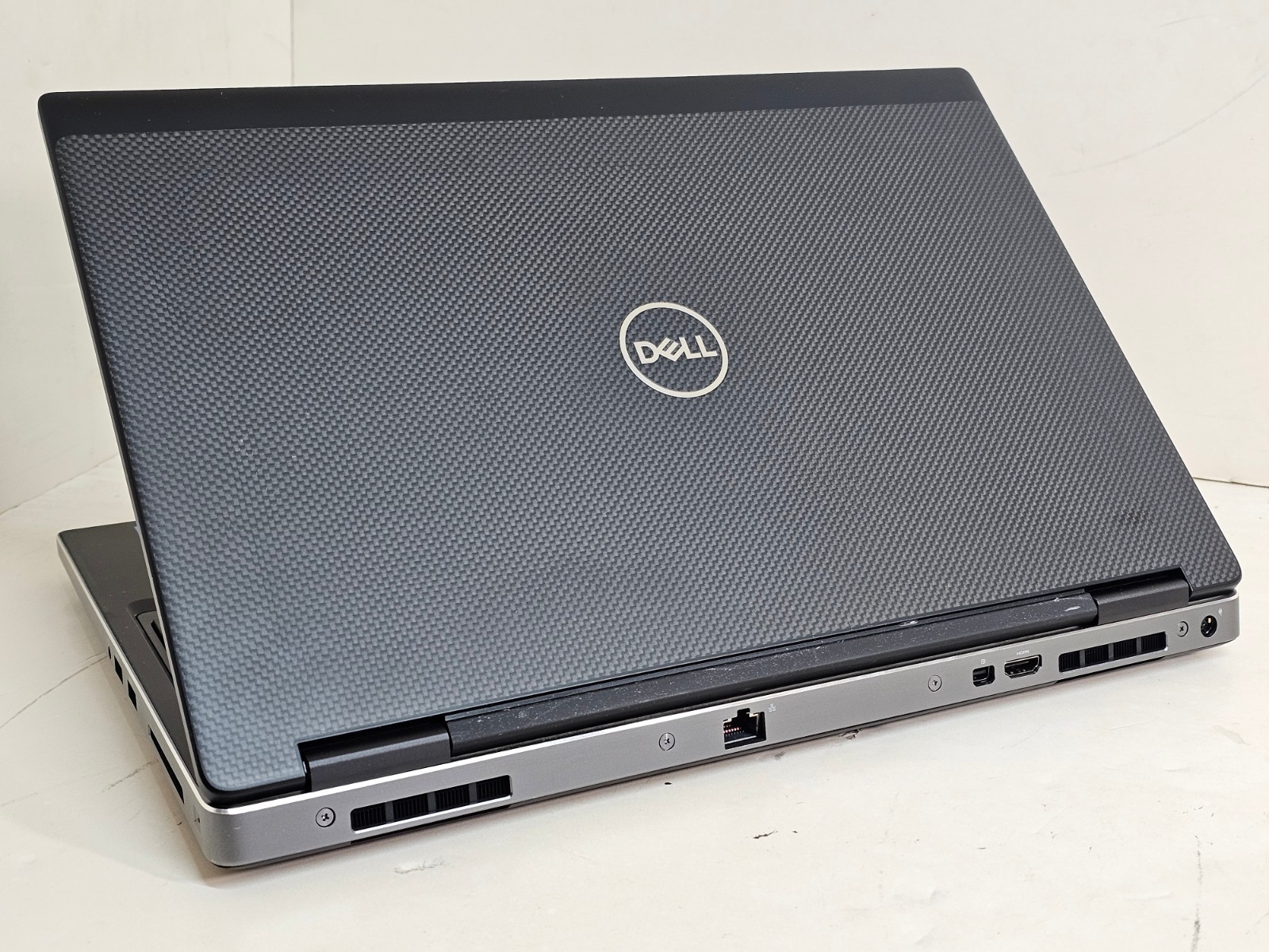 Dell Precision 7530 Laptop – 2.5 GHz i5-8400H 16GB 256GB SSD Webcam P1000 15.6″