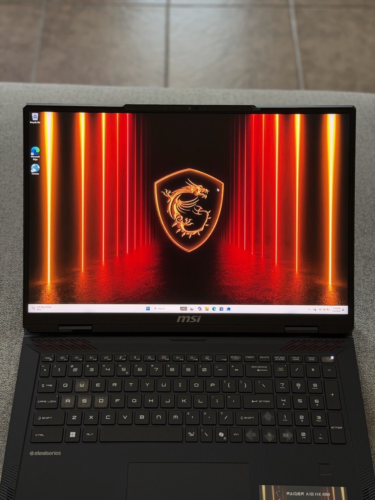 MSI Raider A18 HX 18″ UHD+ AMD Ryzen 9 9955HX3D 32GB DDR5 2TB SSD RTX 5080 W11P