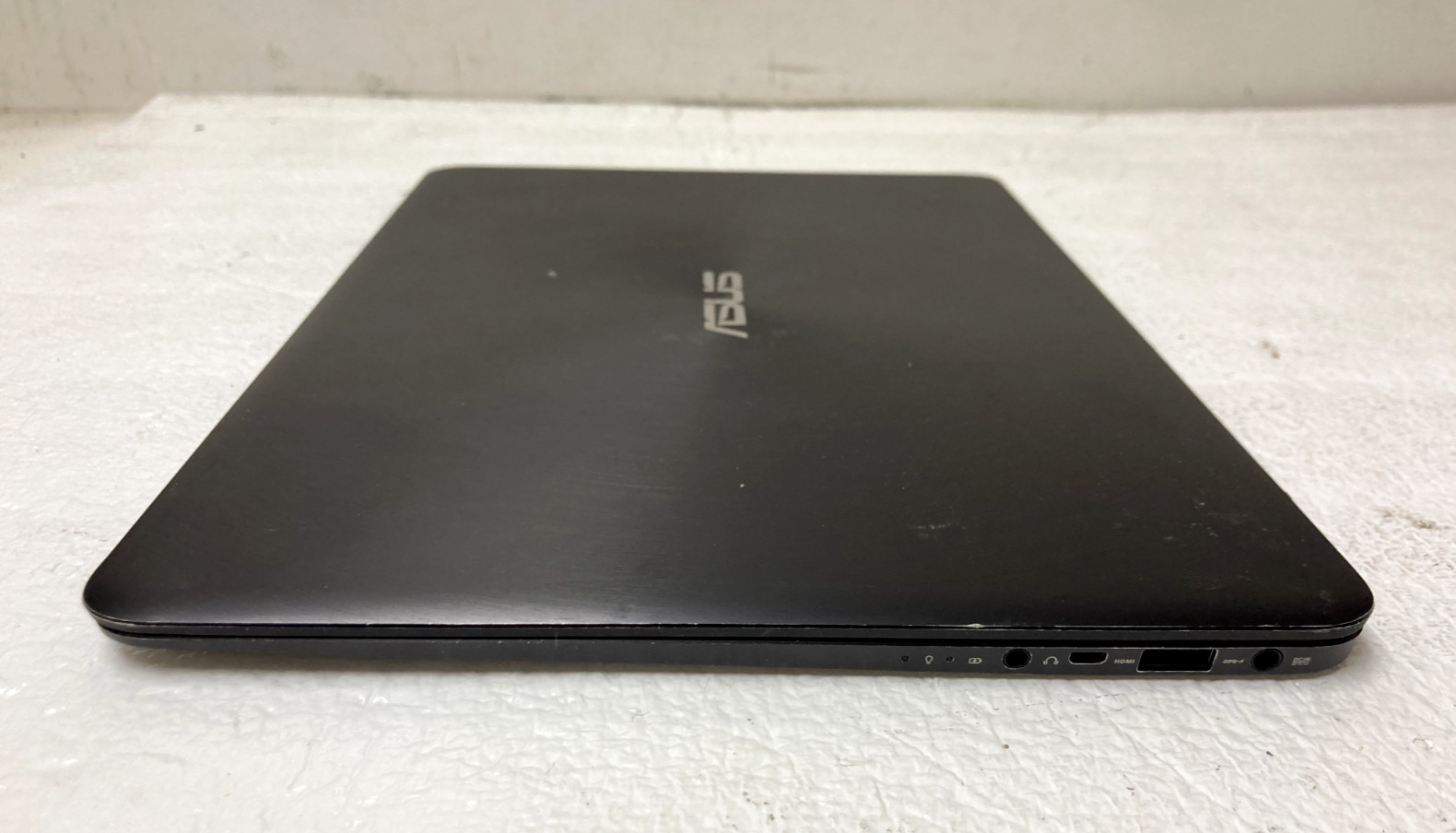 ASUS ZenBook UX305F 13.3″ Intel M-5Y10C@0.80GHz 8GB RAM NO SSD Parts *READ