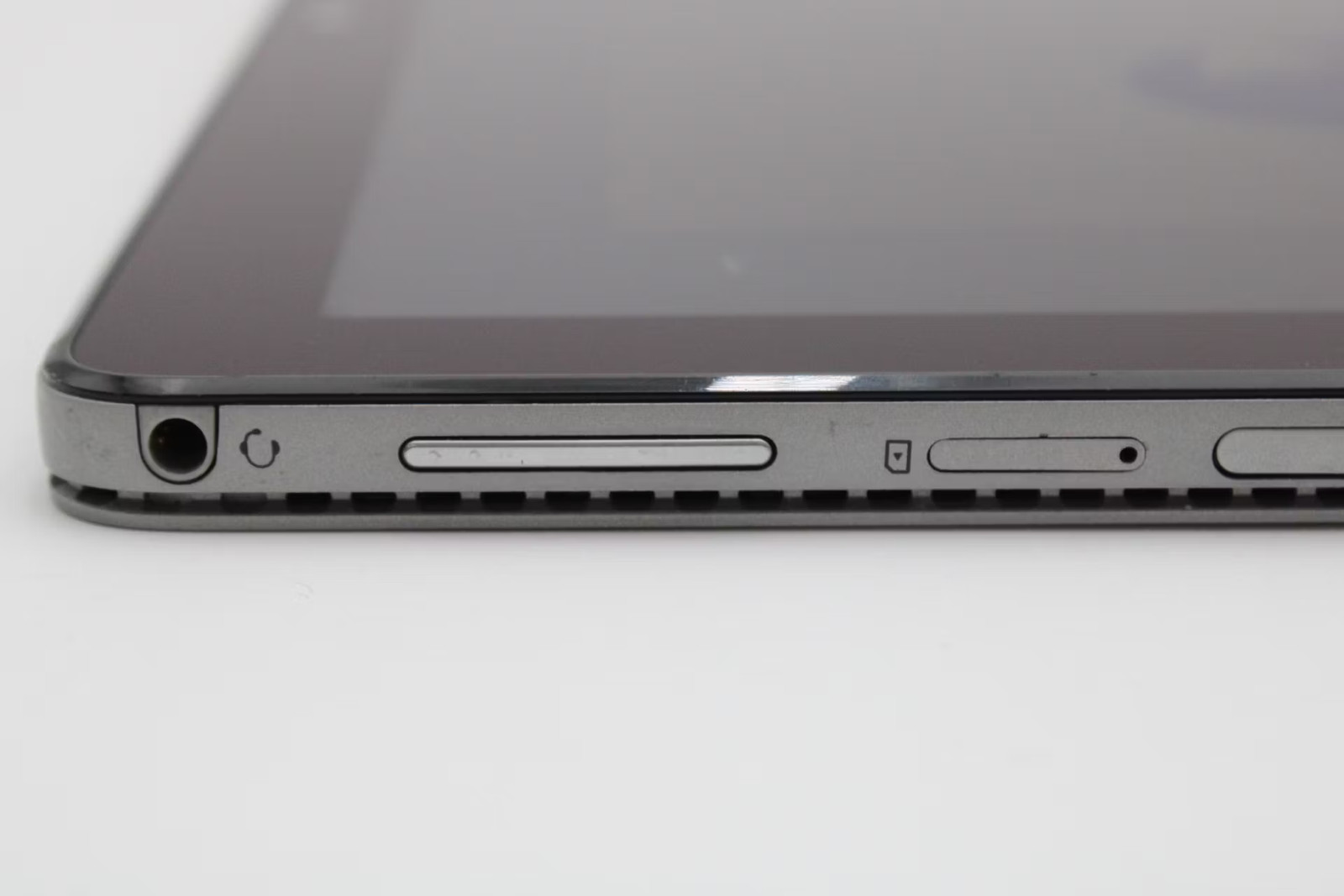 Dell Latitude 7210 2-in-1 Used 12.3″ i5-10310U, 16GB RAM, 256GB NVMe, No Keyb…