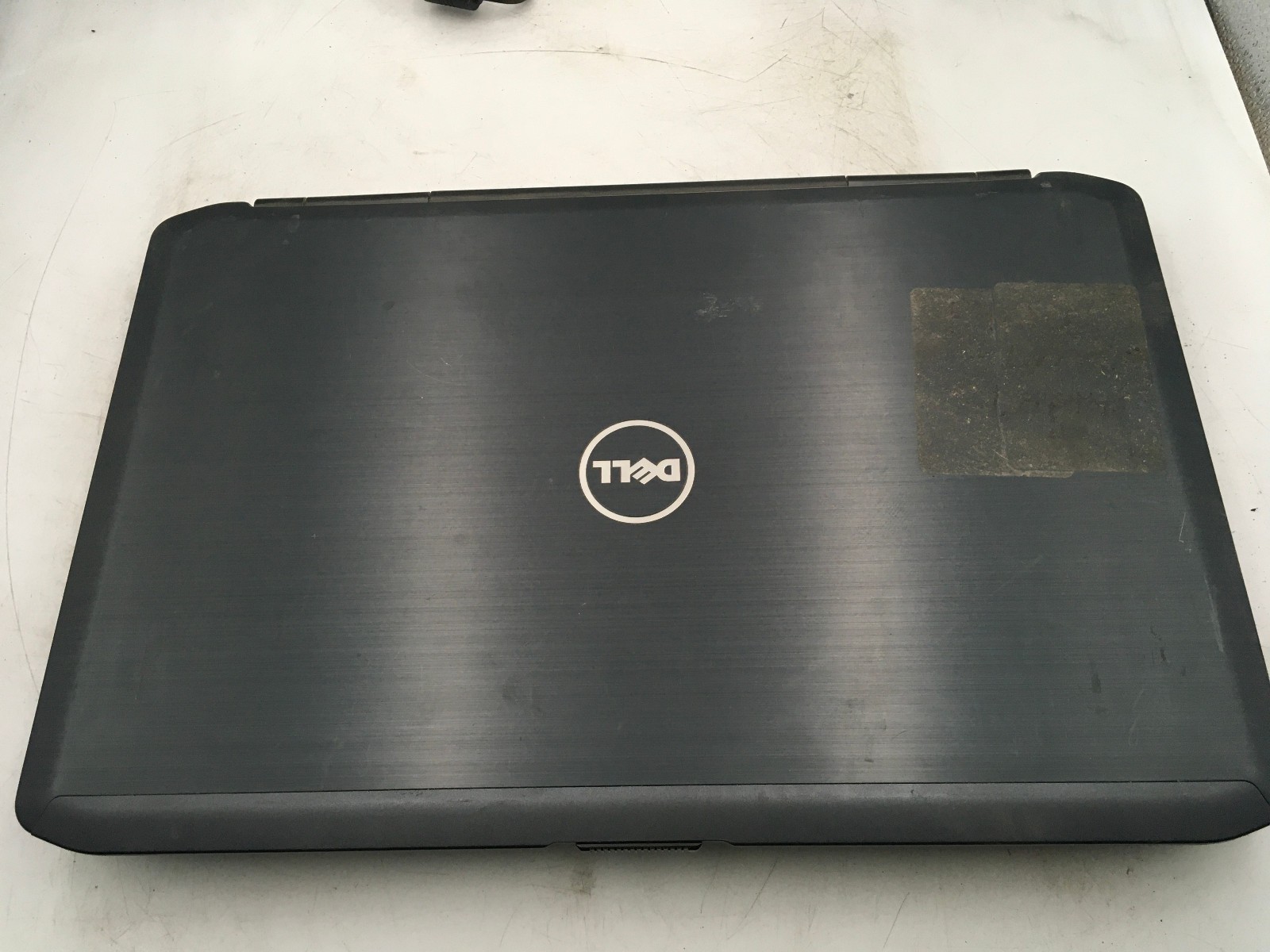 DELL LATITUDE E5530 – FOR PARTS/NO BOOT – INTEL I3 3RD GEN – NO RAM -15″-READ-BB