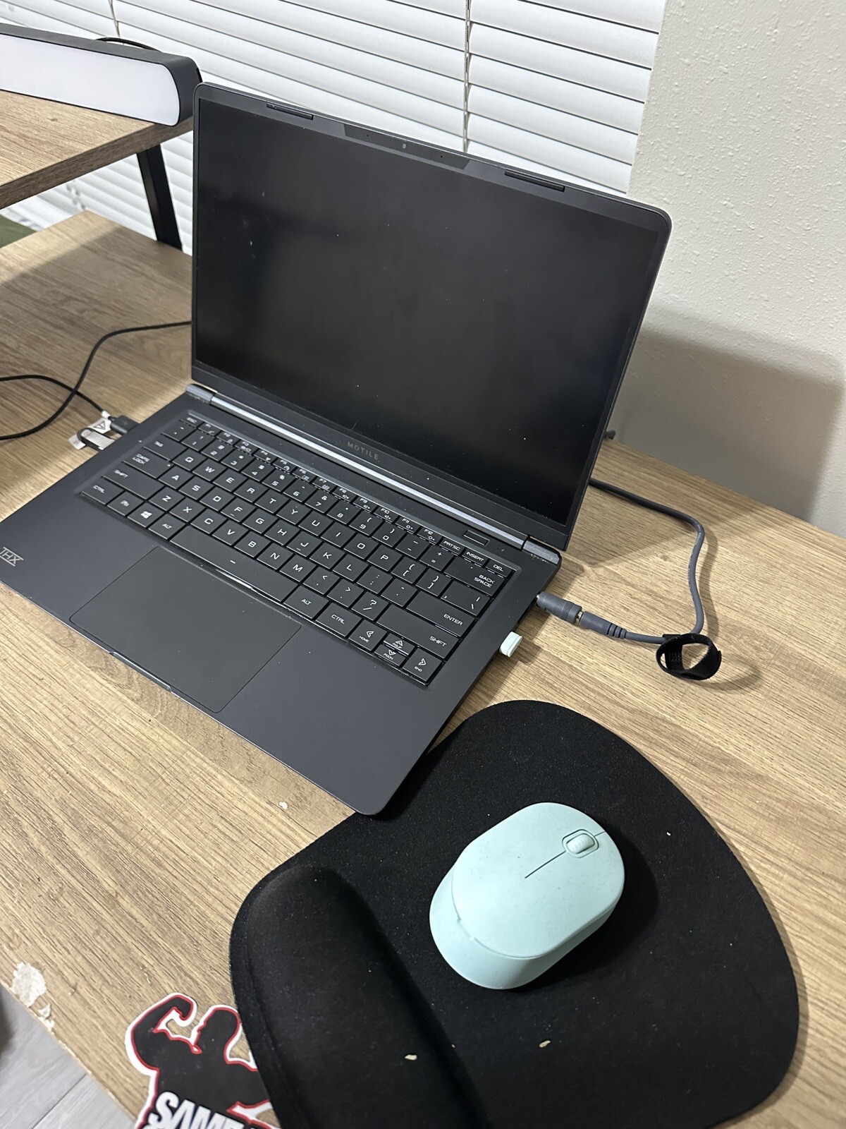 LAPTOP MOTILE 14 + WIFI MOUSE AND 128gb PEN DRIVE