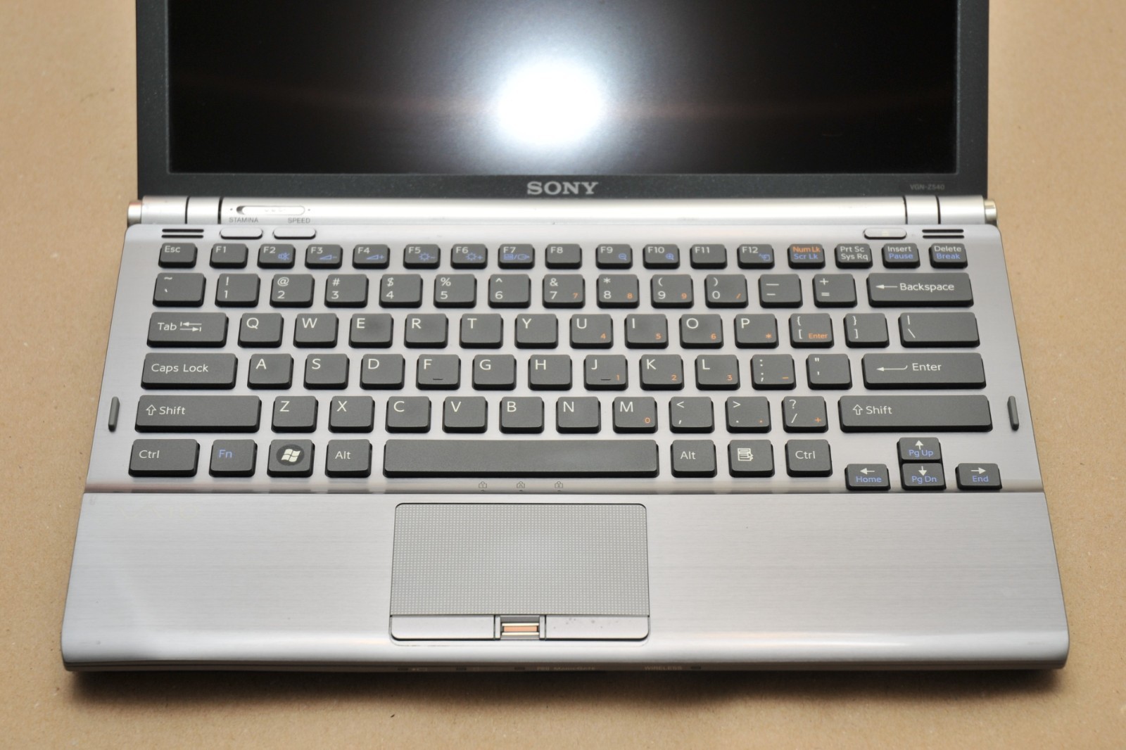 Sony VAIO VGN-Z540E C2Duo P8600 GeForce 9300M GS 320GB HDD 3GB RAM Windows Vista