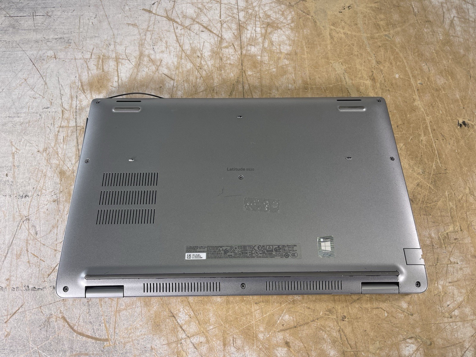 DELL LATITUDE 5520 i5-1145G7 @ 2.60GHz, 8GB RAM, NO HDD/OS – (FOR PARTS)