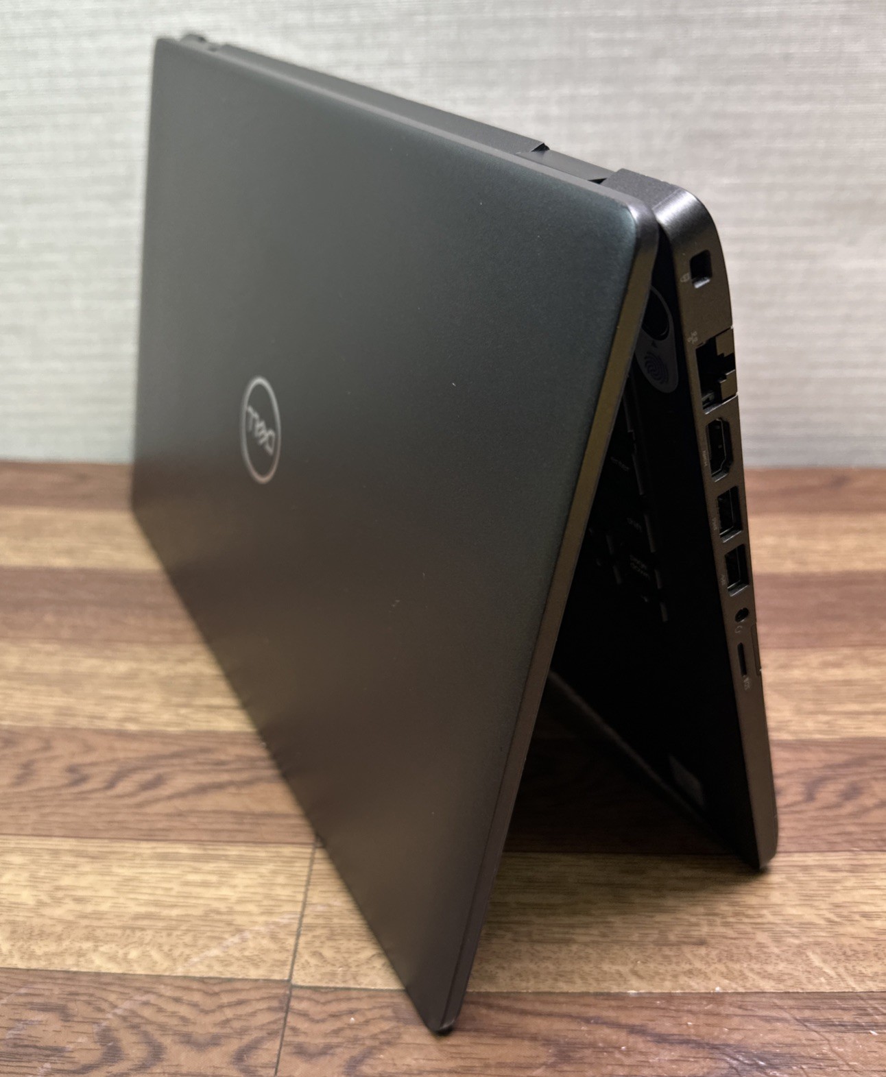 Dell Latitude 5400 14” Core i5-8350U 1.70GHz 256GB SSD 16GB RAM DDR4