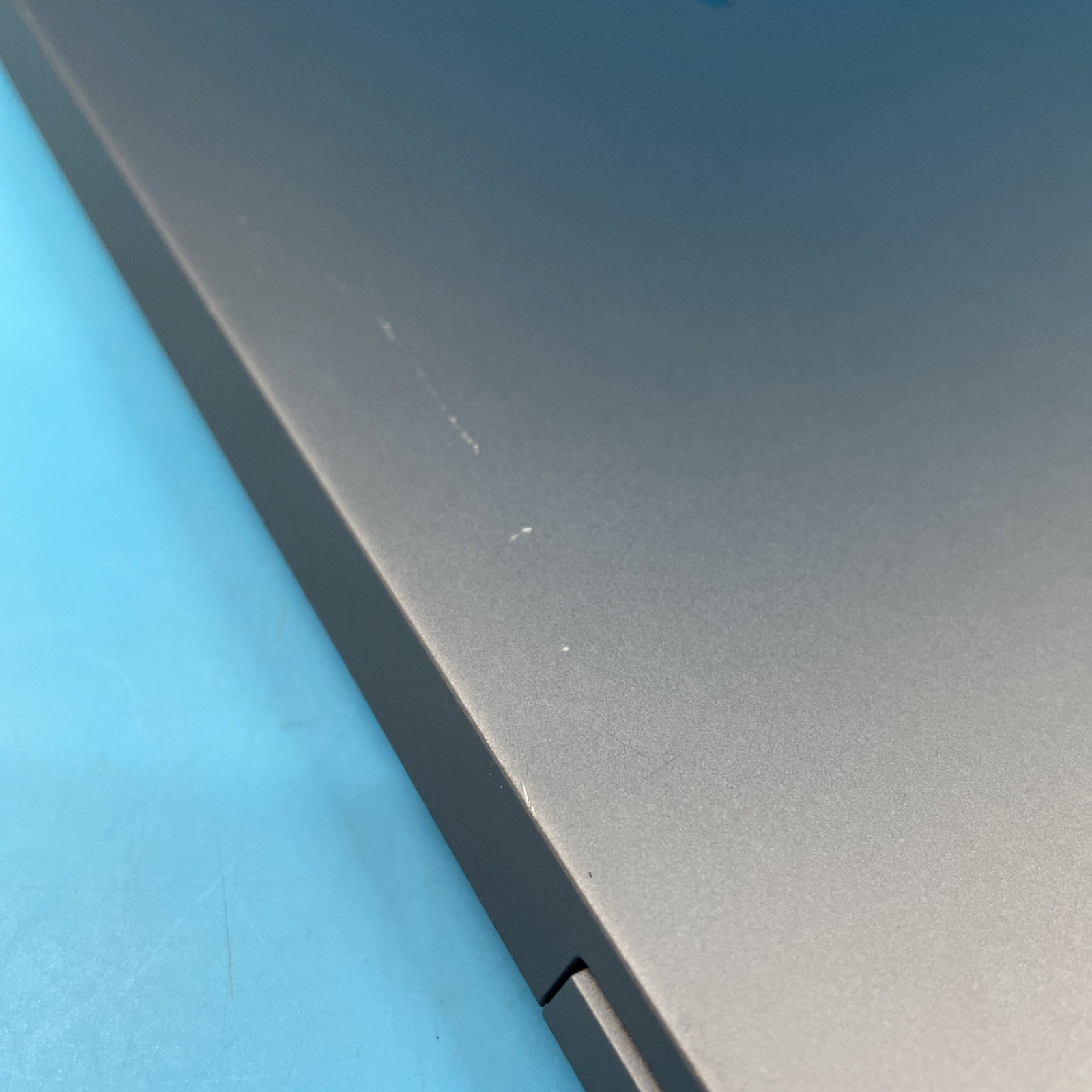 HP ZBook Studio G8 | i7-11850H | 32GB RAM | 256GB SSD | A2000 | WIN 11 PRO | 89%