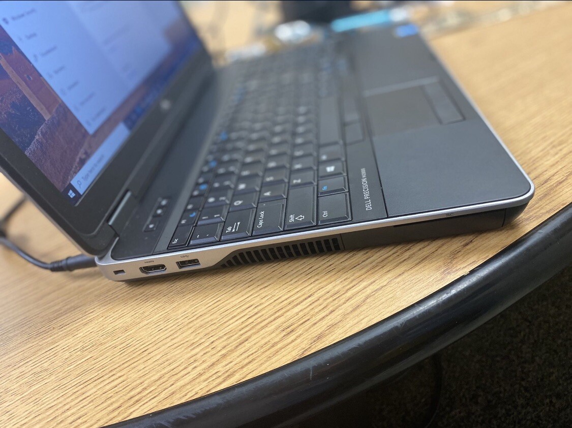 Dell Precision M2800 Laptop 2.7GHz i5-4310M 8GB 256GB SSD Webcam DVDRW