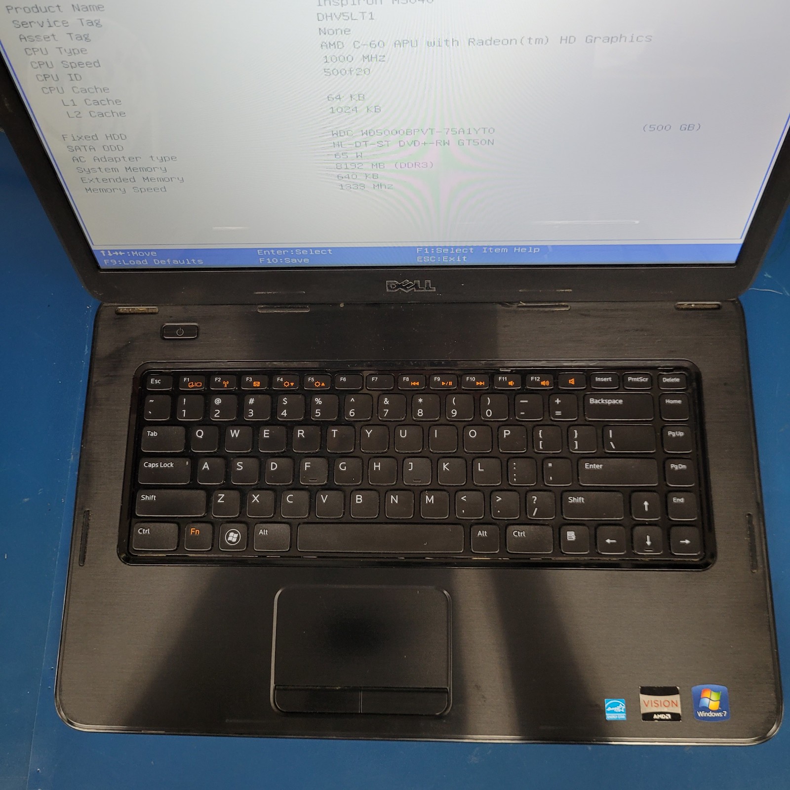 Dell Inspiron M5040 AMD C-60 / 8GB RAM 500 GB HDD LINUX MINT O/S