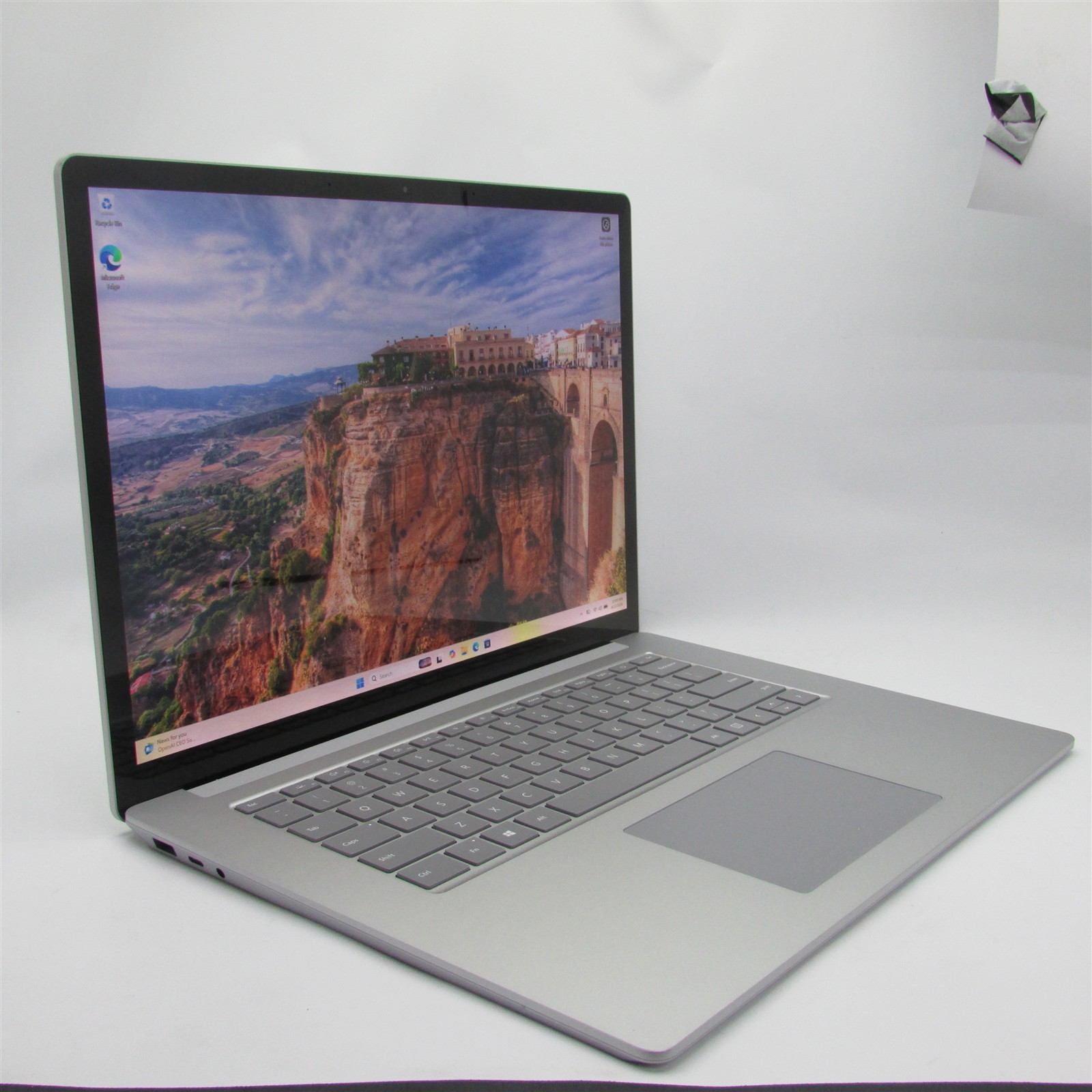Microsoft Surface Laptop 4 1979 i7-1185G7 3.0GHz 16GB RAM 256GB 15″ W11Pro DENT
