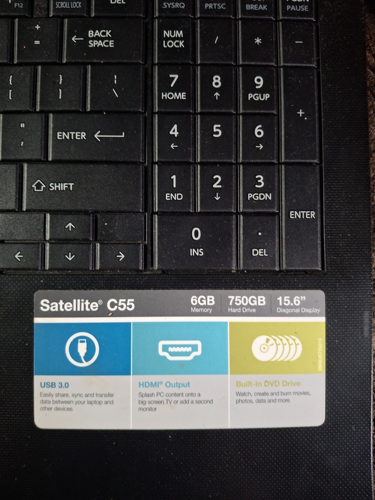 Toshiba Satellite C55-B5200 Laptop w/cord. 15.6″ Intel Core i3 6GB RAM 750 GB HD