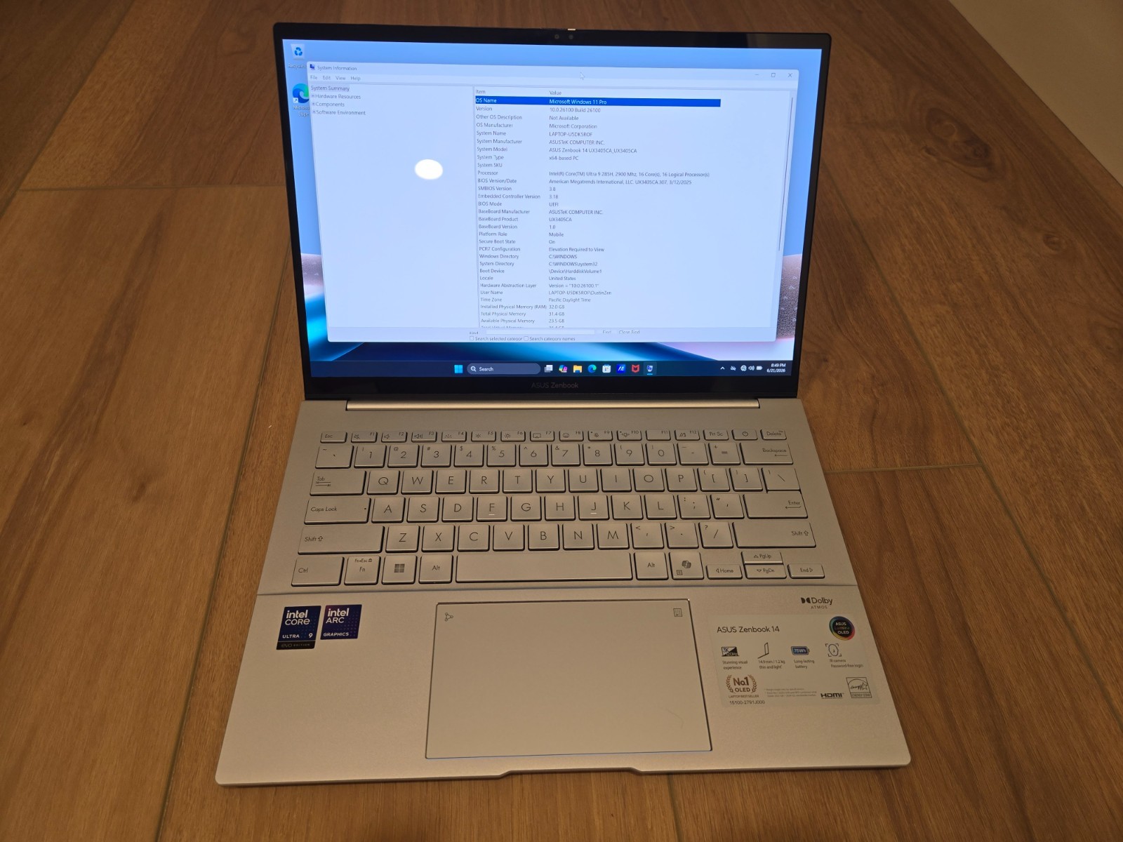 Asus Zenbook 14 CoreUltra 9 285H, 3K Touch, 32GB, 1TB SSD, Windows 11 Pro,Wifi 7