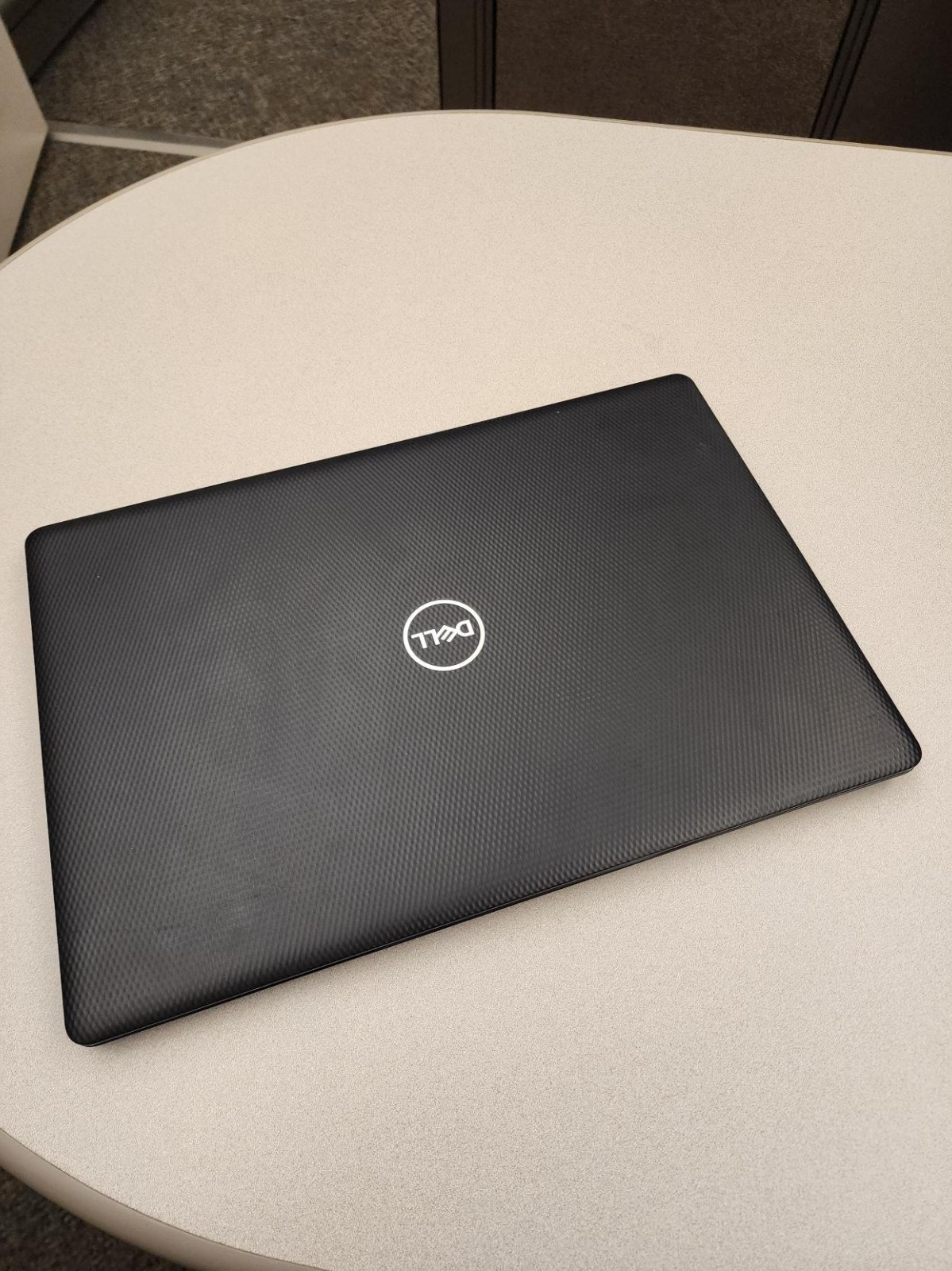 Dell Inspiron 15-3593 15.6″ 16GB 128GB SSD / 1TB HDD, i7-1065G7, Black