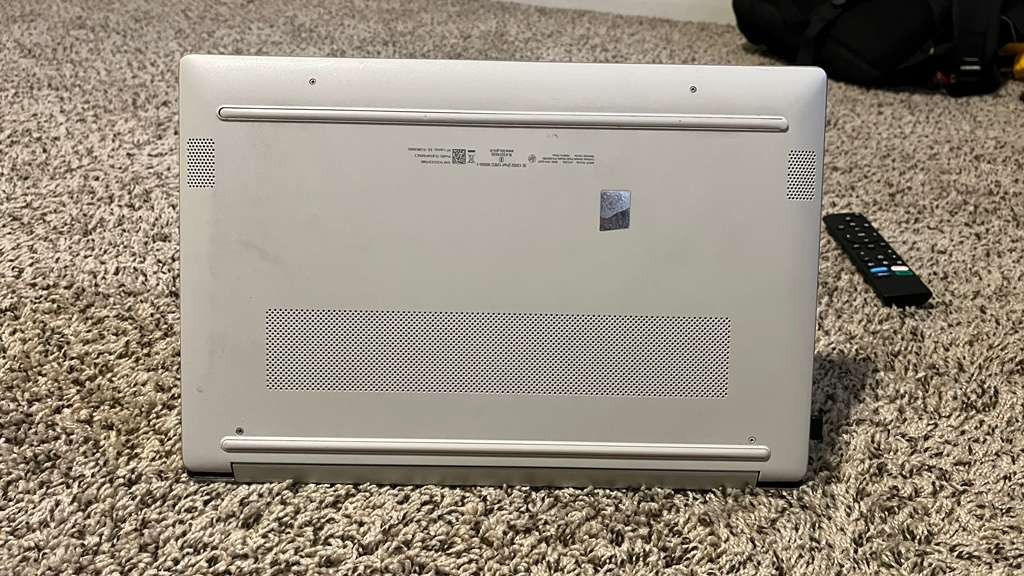 HP Laptop 15-FC0025DX 15.6″ AMD Ryzen 5 7520U 512GB – Silver