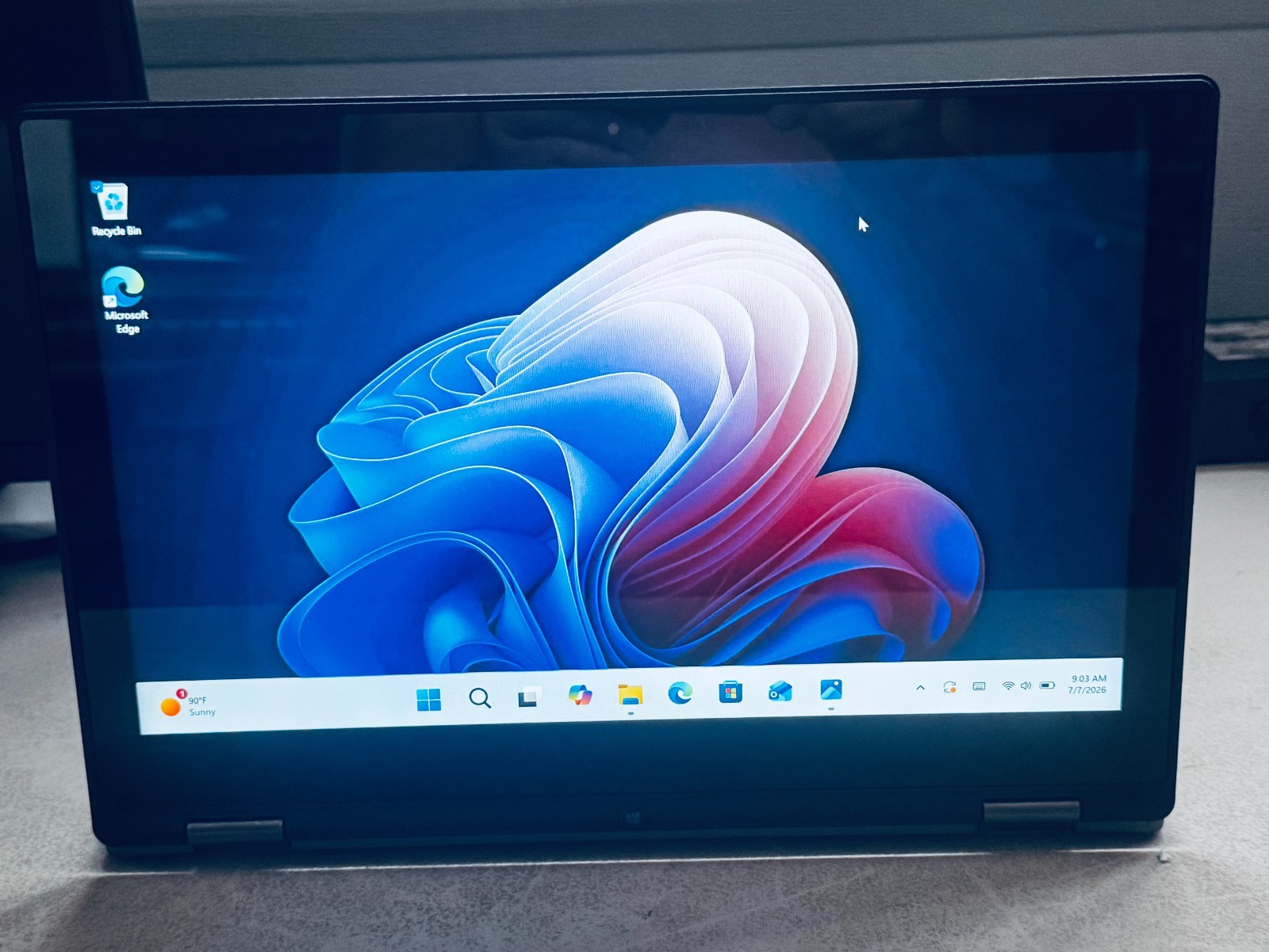 Dell Inspiron 2-in 1 Touch Laptop-Intel i5 6200U-8GB RAM-256GB WIN 11-Excellent