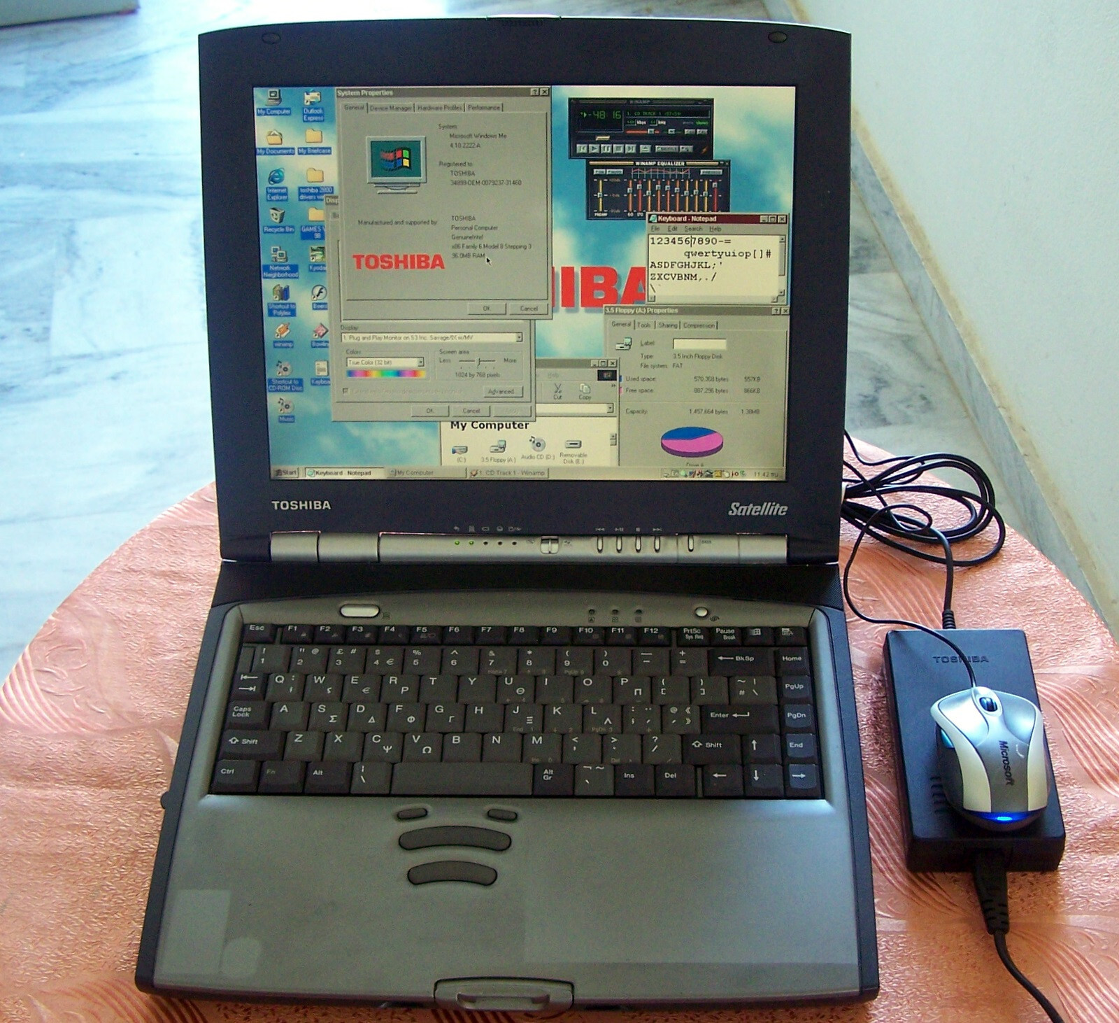 Win 98 Toshiba S-2800 Intel 650 MHz, 96MB, 4GB, Floppy, Parallel, Dos Νο cds ibm