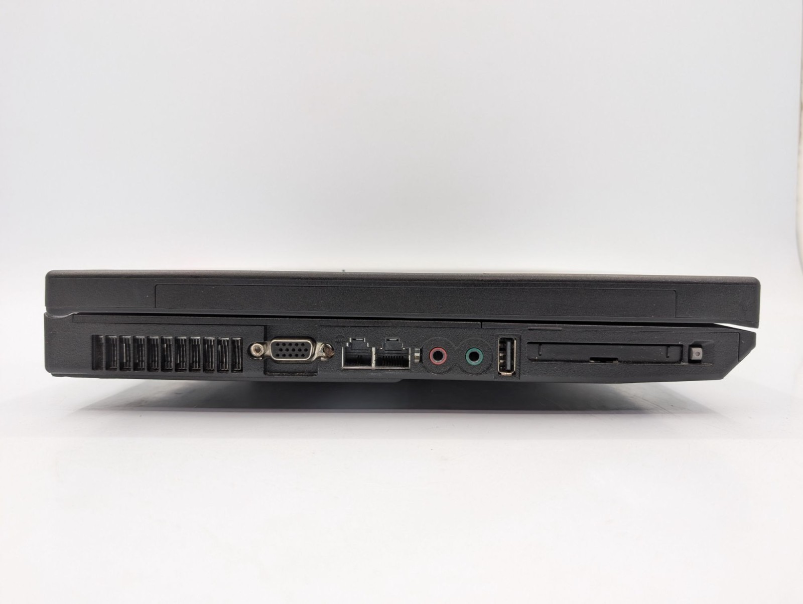 Lenovo ThinkPad R61e 15.6″ Laptop Celeron 540 1GB RAM For Parts