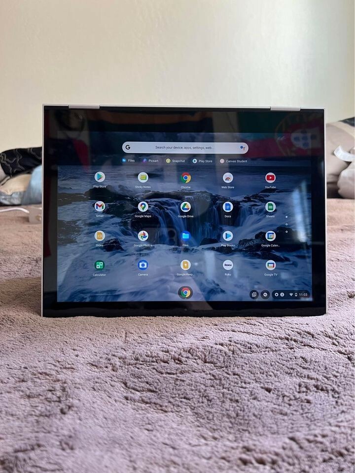 Google Pixelbook 12.3″ Core i5 7th Gen 1.2 GHz 8 GB RAM 128GB SSD Laptop