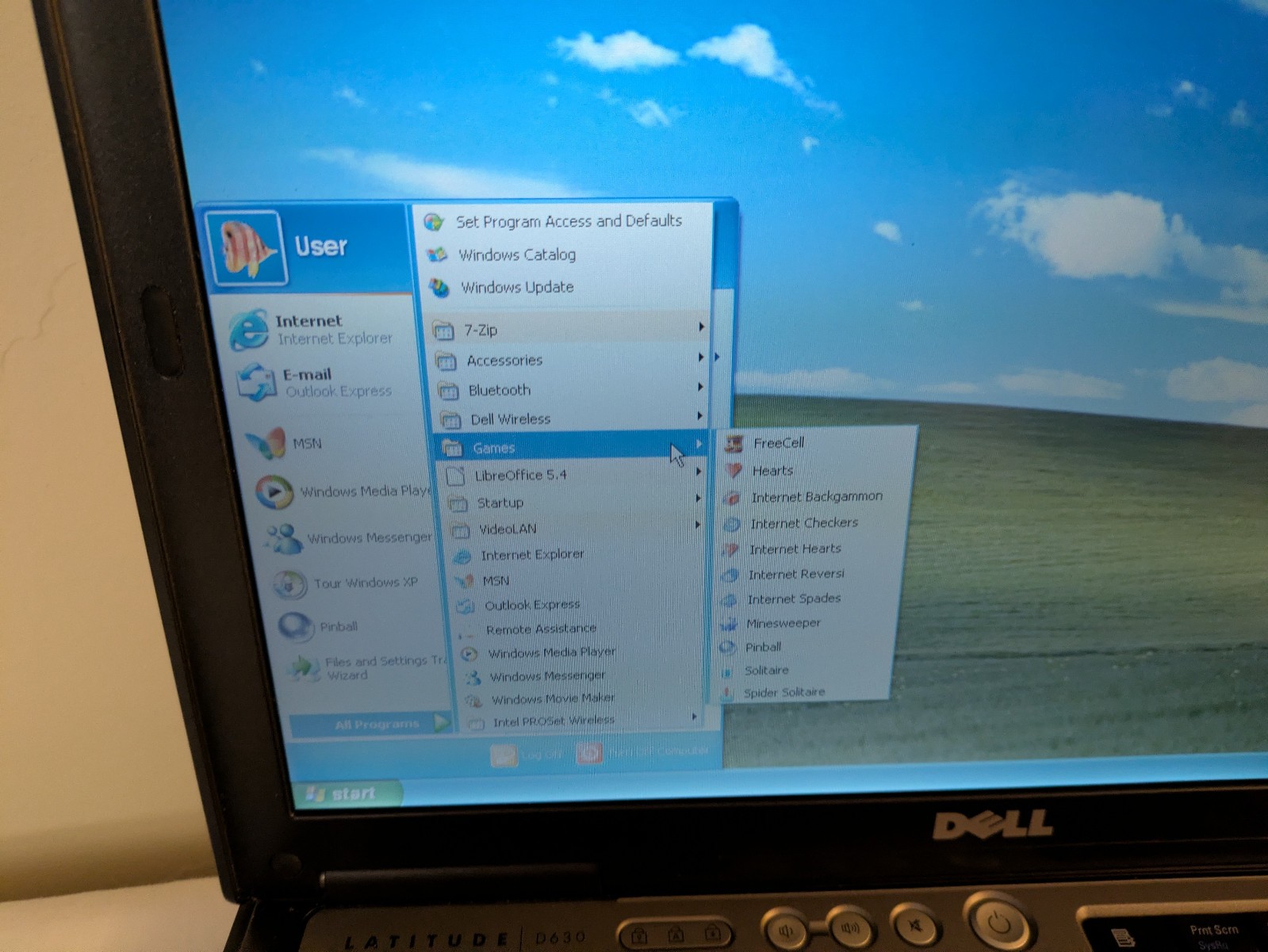 Dell Latitude D630 Laptop 14″ Intel C2D 2.2GHz 4GB RAM 160GB HDD Windows XP 💻