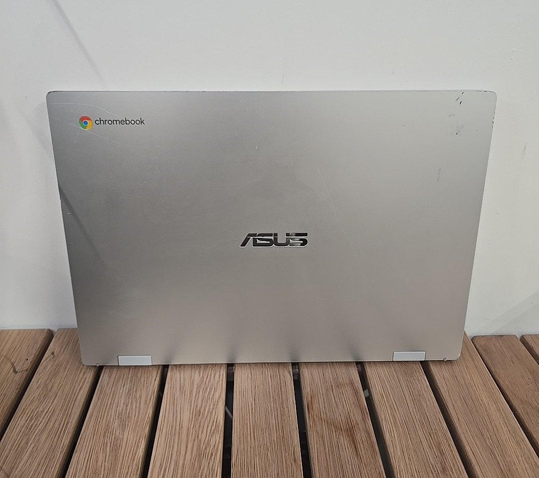 ASUS Chromebook 17.3 inch (32GB, Intel Celeron N4500, 4GB) FOR PARTS ONLY