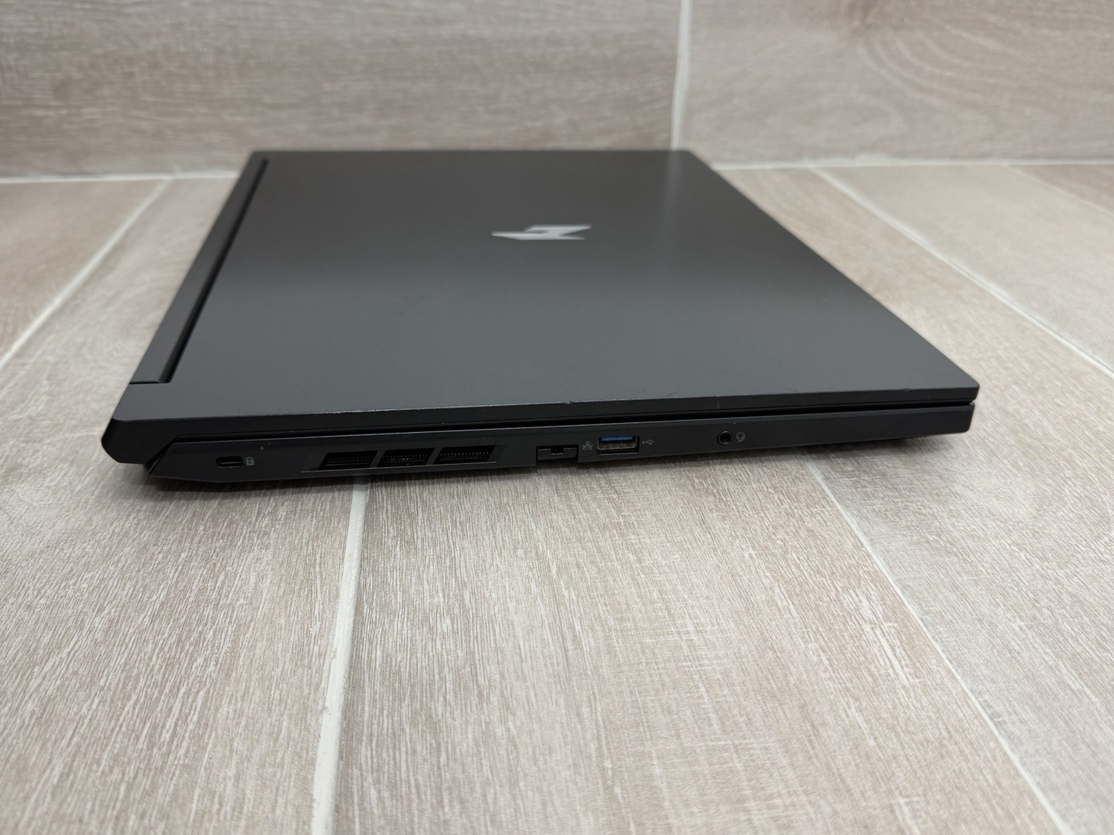 Nitro V 16 16″ Ryzen 7 8845HS GeForce RTX 4060 16GB RAM 1TB NVMe SSD Win-11
