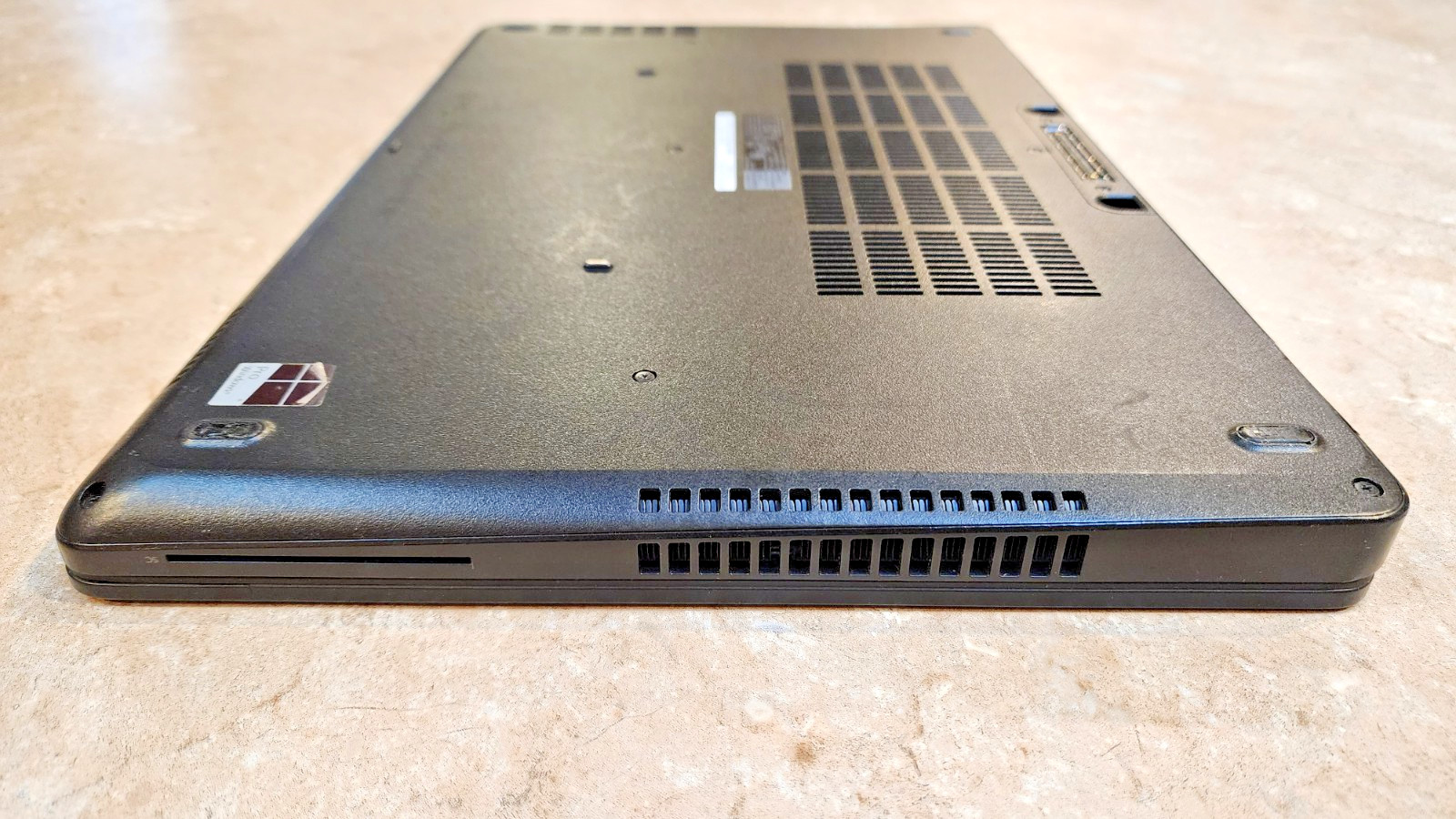 DELL LATITUDE E5570 15.6″ QUAD-CORE I5-6440HQ 256GB SSD 16GB RAM HDMI WIN11